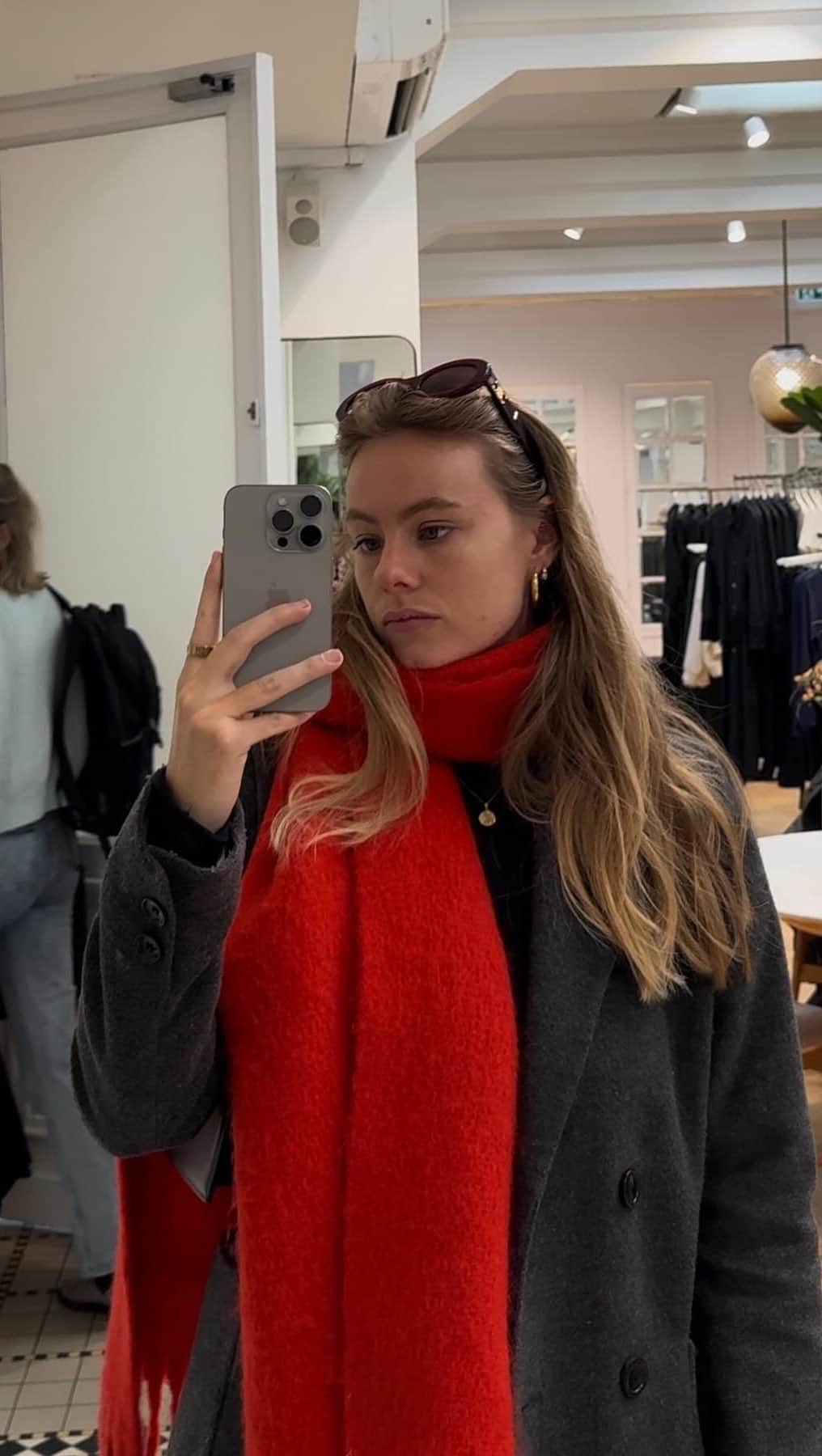 Annabel Smitのインスタグラム：「🍒❤️🌶️🍓🌹🍷🍎 add a pop of red to your outfits this fall/winter  #red #inspo #fashioninspo #outfits #outfitinspo #style #fashion #fallfashion」