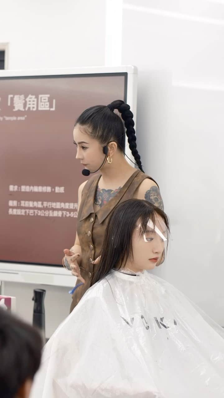 Abby Chenのインスタグラム：「Work hard很忙很忙就是好忙🥰❤️‍🔥 我很珍惜❤️」