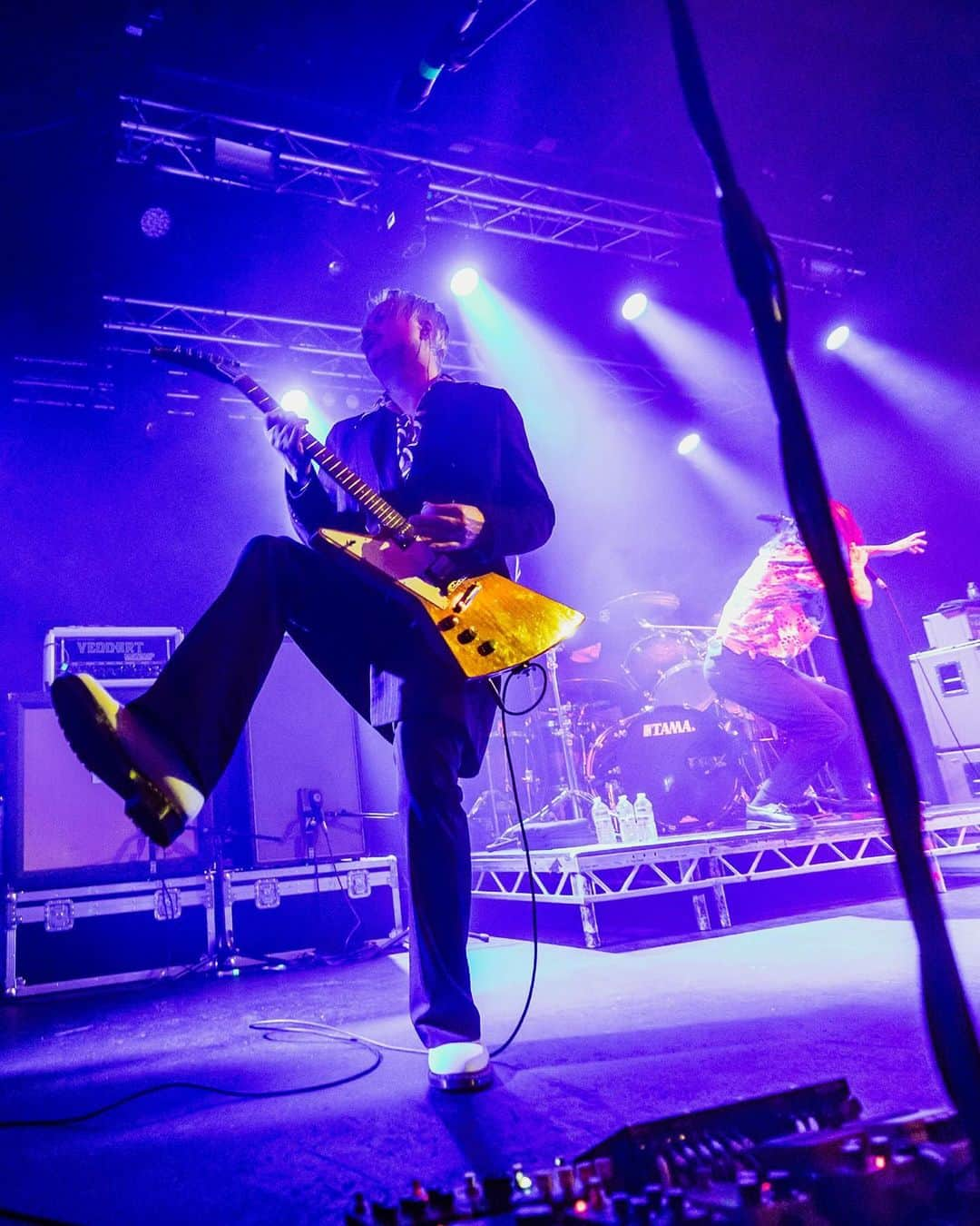 Kerrang!さんのインスタグラム写真 - (Kerrang!Instagram)「Behold…. Empire State Bastard absolutely crushing it at Electric Brixton 🤘🏼   📸: @gbollardphoto」11月13日 22時15分 - kerrangmagazine_