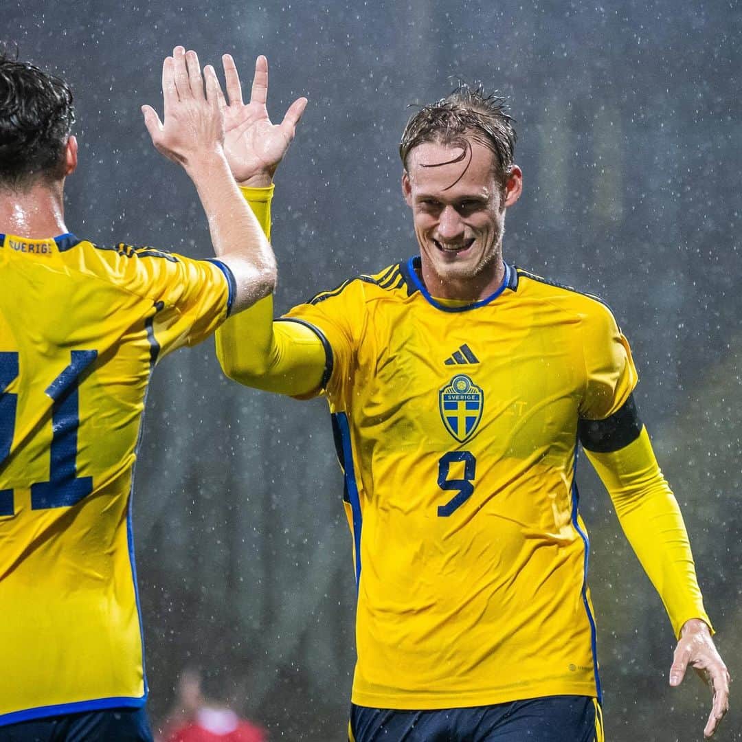 SVダルムシュタット98のインスタグラム：「Oscar für Schwedens U21 🇸🇪 Klaus für die albanische A-Nationalmannschaft 🇦🇱 Wir wünschen unseren beiden Nationalspielern viel Erfolg bei ihren Länderspielen! ✊🏻⚜️ #sv98 #Lilien」