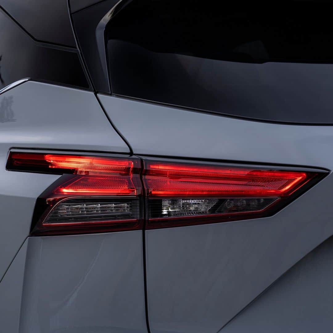 Nissanのインスタグラム：「This electrified SUV arrived in showrooms across Europe early in 2007 as the pioneer of a new market segment – the urban crossover. Can you #GuessTheNissan 👀 ?​  #Nissan #NissanSUV #SUV #SUVsOfInstagram #Crossover」