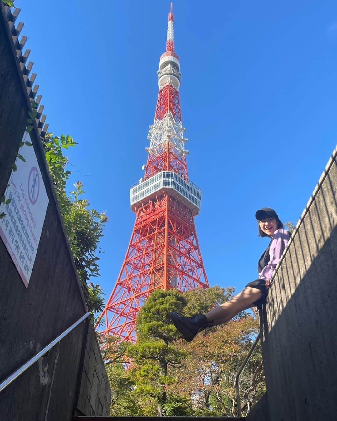 田牧そらのインスタグラム：「.  東京タワー楽しかったです🗼  噂の写真スポットにも行きました！ たくさん撮ってもらいました📷 とても綺麗だったので本当におすすめです！  #東京タワー #田牧そら」