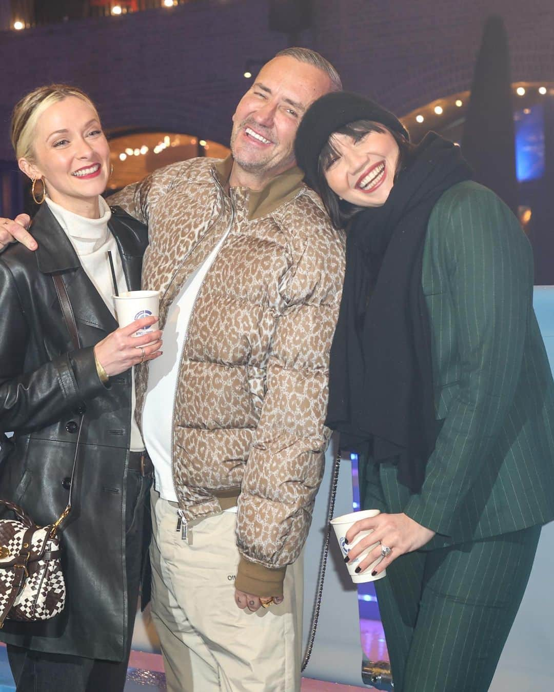 デイジー・ロウさんのインスタグラム写真 - (デイジー・ロウInstagram)「Tis the season to take a night off @kingscrossn1c @coaldropsyard with your best mate /  wife @portiaportiaaaa & drink not even half a glass of wine & feel absolutely SPANGLED dancing around like a teenager to @dj_fattony_ playing absolute BANGERS…   The rain could not stop us!   Thank you for getting me in the festive spirit. You certainly brightened up my week 🩷🎄🩷  Dressed head to toe in @brorafashion to keep cosy 💚」11月13日 22時40分 - daisylowe