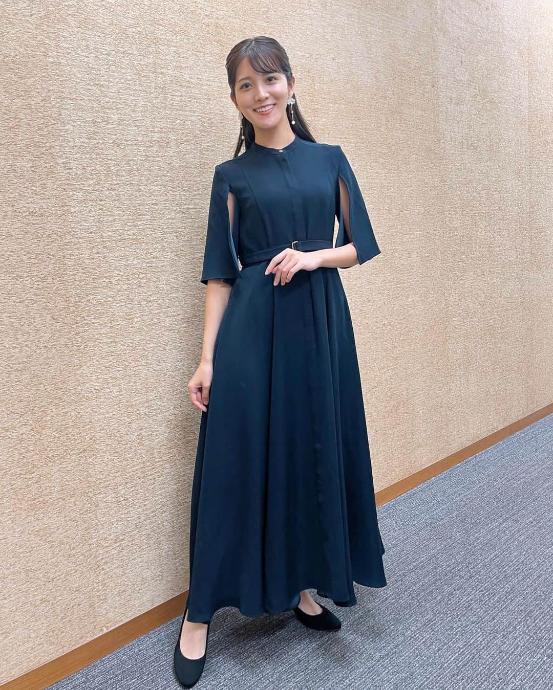 石川彩夏さんのインスタグラム写真 - (石川彩夏Instagram)「グリーンチャンネル「先週の結果分析II」  先週のレースを振り返って マイルチャンピオンシップへ繋げていきましょう🥰  衣装は  @lalune__official_ig 様から衣装提供して頂きました🌟 めちゃくちゃ綺麗な形で✨️ 色々な場面で使えると思います☺️ 私もこのワンピース購入したいなーと思うくらいオススメです👗 ありがとうございました☺️  #ラリューン #大人ワンピ #きれいめコーデ #ドレス #結婚式ドレス #パーティーコーデ #パーティードレス #綺麗めコーデ」11月13日 22時53分 - ayaka0711zi