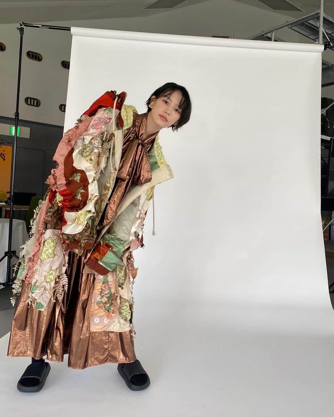 南沙良のインスタグラム：「7月と10月🌶  オフィシャルサイト会員様限定グッズの販売は明日までです🤝皆さま是非。」