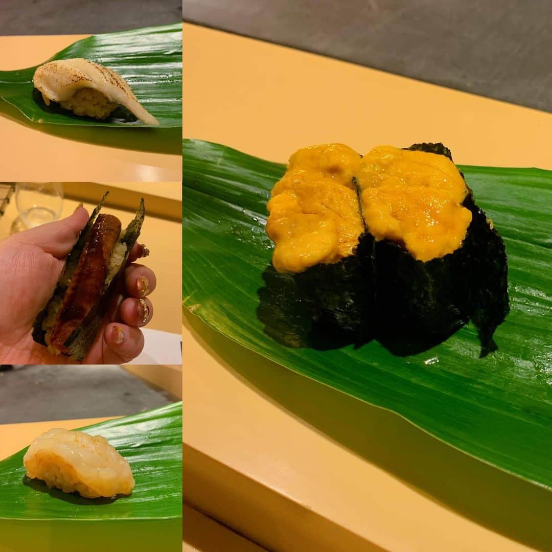 えみっくすさんのインスタグラム写真 - (えみっくすInstagram)「8月にみんなで行った有楽町かきだ🍣みんなで食べるおすし楽しくて美味しかった(ᐡ｡• · •｡ᐡ)♡うに無限に食べれるはずなのに、他のネタおかわりしすぎてうに2個しかおかわりできなかったンゴ🥹🥹🥹8月わたし誕生日だったからサービスで鮑もらった❣️帰り満腹すぎて苦しくなりながら帰った₍ᵔ· ̫·ᵔ₎かきだ、また新しくコース増えたりしてるみたいだし、冬のネタでもまた行きたい🩷  🍬 .｡ _________________________ ｡. 🍬   　えみっくすおすすめのグルメ情報を ︎︎ 　　　▶️ #えみっくすグルメ ◀️  　　　でまとめています⸜(*⃙⃘'ᵕ'*⃙⃘)⸝⋆*   　気になるお店があればぜひ食べに行って  　ハッシュタグをつけて投稿してね📷✨  🍬 .｡ _________________________ ｡. 🍬   #有楽町かきだ  #かきだ  #寿司  #寿司スタグラム  #寿司食べ放題  #寿司好きな人と繋がりたい  #鮨  #鮨スタグラム  #鮨好きな人と繋がりたい  #sushi  #sushitime  #sushilovers  #新宿グルメ  #新宿ディナー  #新宿  #グルメ  #グルメ女子  #グルメスタグラム  #東京グルメ  #予約困難店  #美味しいもの好きな人と繋がりたい  #gourmet  #foodporn  #japan  #tokyo  #japanesefood  #foodstagram  #foodie  #japanlife」11月13日 22時50分 - emix_momoka