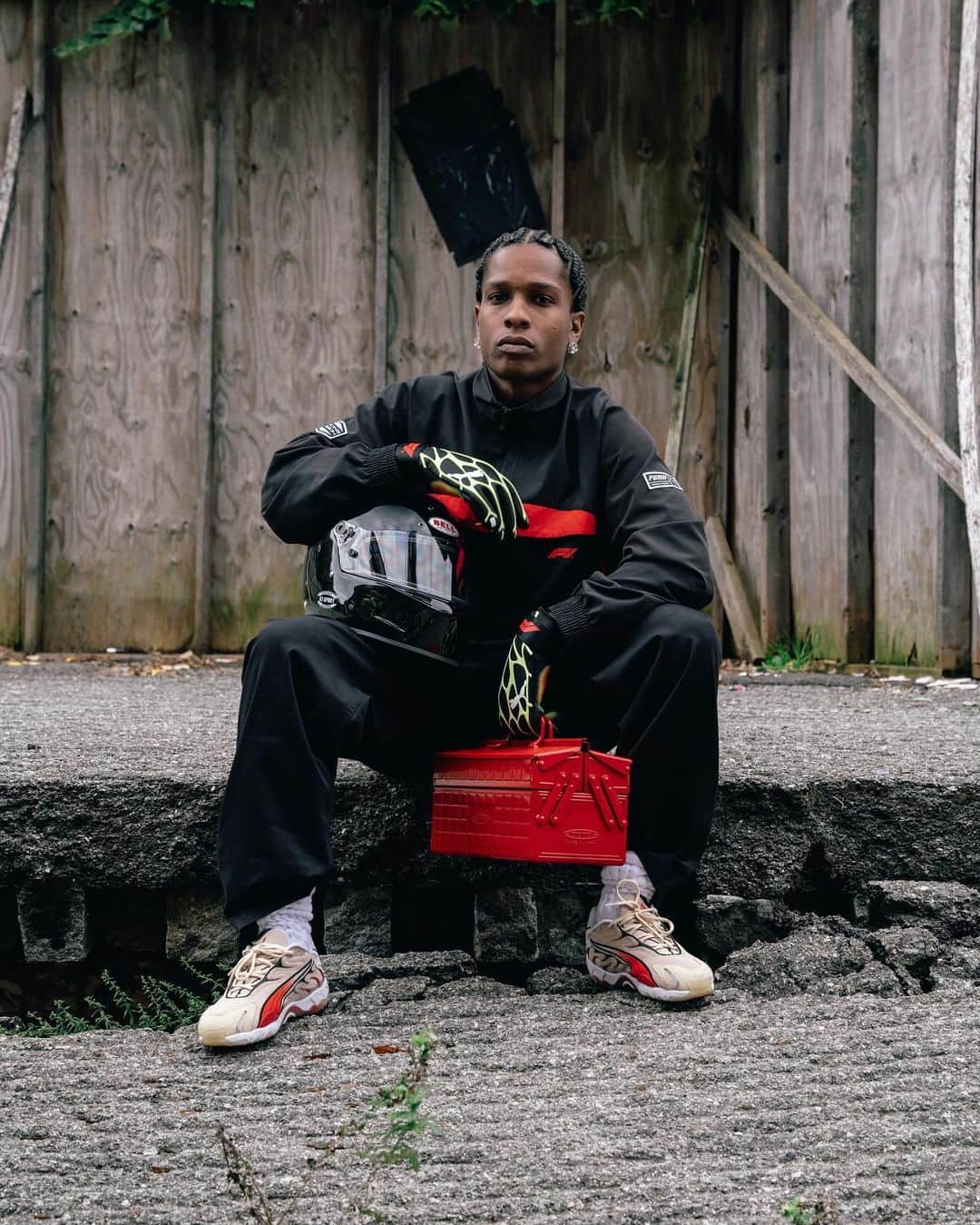 プーマのインスタグラム：「The new PUMA x F1 collection designed by @ASAPROCKY. Full collection available for sale only at the PUMA x F1 x @ASAPROCKY pop-up during @f1lasvegas this weekend. Select styles available on PUMA.com starting November 17.」