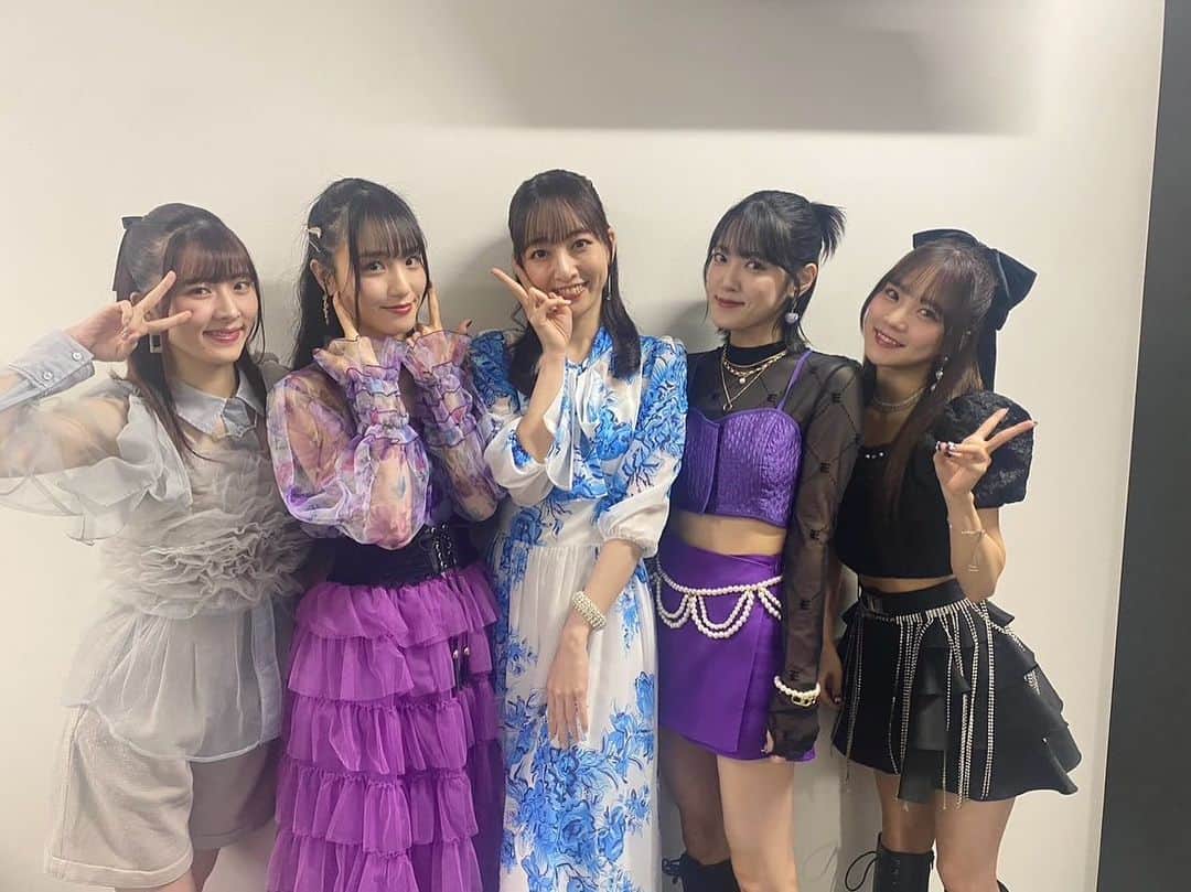 長谷川萌美さんのインスタグラム写真 - (長谷川萌美Instagram)「🧡🩷💙🤍❤️  昨日の写真📷奈良での #MSMW２公演ありがとうございました🫶✨ 綺麗な会場で奈良に集まった皆さんの明るい熱量が凄かった✊✨ 初めて挑戦した曲中の歌とダンスはもちろん、皆さんとのやりとりやトークでは初の組み合わせも楽しかったです☺️またご一緒できますように♩ 素敵な時間をありがとうございました❤️また奈良に来るねー！🦌😊  #奈良 #EVANSCASTLEHALL  .｡.:*･ﾟ＋.｡.:*･ﾟLIVE＋.｡.:*･ﾟ＋.｡.:*･ﾟ＋  11/19(日)🎂 代々木 LIVE STUDIO LODGE(東京都) 【Bitter & Sweet ASAHI TASAKI Birthday Live 2023〜アサチャンホンポ〜】 #ATBD2023  11/25(土)🎸 下北沢Laguna (東京都)  【下北沢Laguna presents】 #対バン  12/3(日) 会場:浅草ビューホテル 2階 公開空地(東京都)  #浅草国際通り イベント🎄観覧無料  12月6日(水) 🎸 代々木 LIVE STUDIO LODGE(東京都) 【Make Happy!!】 #対バン  12/17(日) #岩下の新生姜ミュージアム (栃木県) シーズンライブ冬🎸観覧無料  12/26(火)・27(水)💎 第一ホテル両国「清澄」  RISA OGATA CONCERT「éclatant」 #リサタンのエクラタン  Bitter & Sweet ファンクラブ先行受付中(11/16まで)  12/31 大晦日(東京都)🎂 原宿RUIDO 【 #ビタスイ10周年 】 【チケット一般販売：11/18(土)午前10:00〜START‼️】  Photo - 2023.11.12. EVANS CASTLE HALL - NARA - JAPAN📷  #わた雪 #ビタスイ  #私が飛行機を嫌いな理由 #雪と花火  #live #japan #bittersweet #長谷川萌美」11月13日 22時55分 - moemi_hasegawa