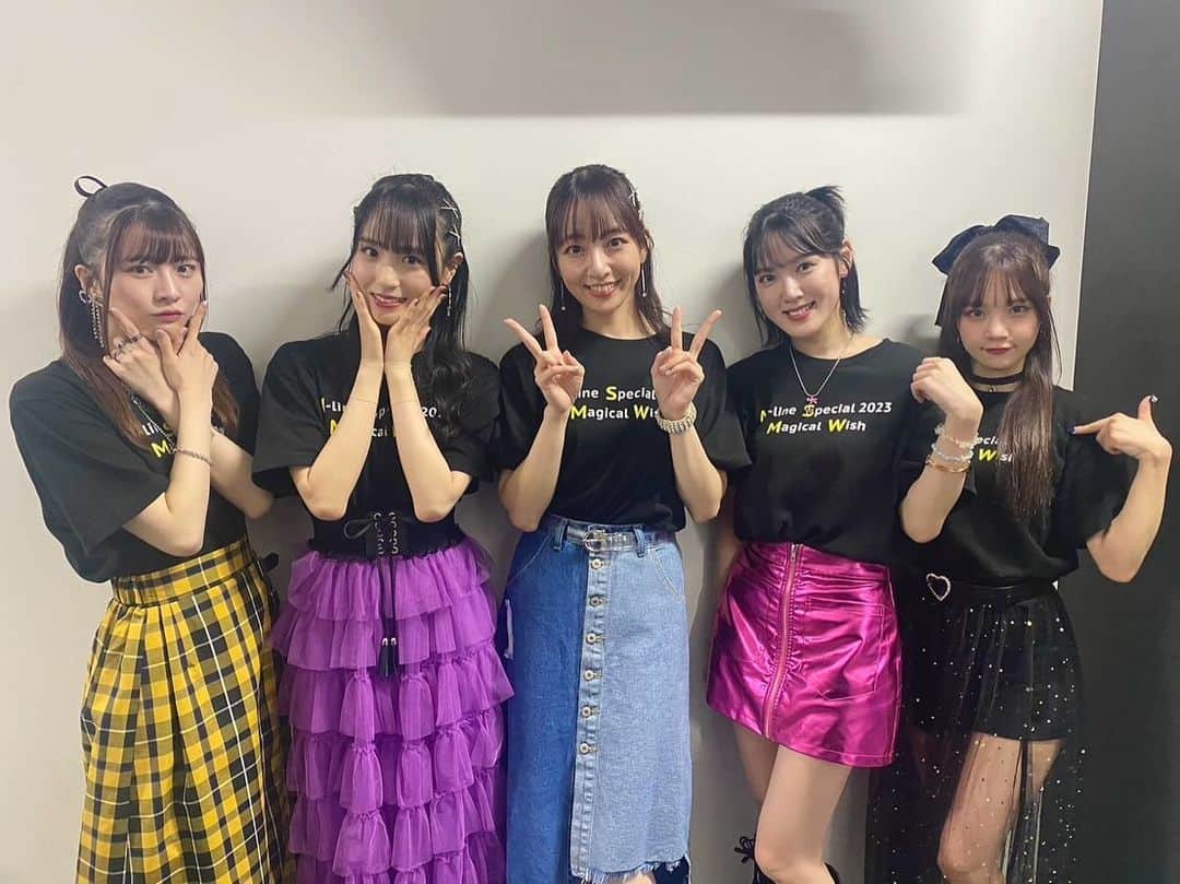 長谷川萌美さんのインスタグラム写真 - (長谷川萌美Instagram)「🧡🩷💙🤍❤️  昨日の写真📷奈良での #MSMW２公演ありがとうございました🫶✨ 綺麗な会場で奈良に集まった皆さんの明るい熱量が凄かった✊✨ 初めて挑戦した曲中の歌とダンスはもちろん、皆さんとのやりとりやトークでは初の組み合わせも楽しかったです☺️またご一緒できますように♩ 素敵な時間をありがとうございました❤️また奈良に来るねー！🦌😊  #奈良 #EVANSCASTLEHALL  .｡.:*･ﾟ＋.｡.:*･ﾟLIVE＋.｡.:*･ﾟ＋.｡.:*･ﾟ＋  11/19(日)🎂 代々木 LIVE STUDIO LODGE(東京都) 【Bitter & Sweet ASAHI TASAKI Birthday Live 2023〜アサチャンホンポ〜】 #ATBD2023  11/25(土)🎸 下北沢Laguna (東京都)  【下北沢Laguna presents】 #対バン  12/3(日) 会場:浅草ビューホテル 2階 公開空地(東京都)  #浅草国際通り イベント🎄観覧無料  12月6日(水) 🎸 代々木 LIVE STUDIO LODGE(東京都) 【Make Happy!!】 #対バン  12/17(日) #岩下の新生姜ミュージアム (栃木県) シーズンライブ冬🎸観覧無料  12/26(火)・27(水)💎 第一ホテル両国「清澄」  RISA OGATA CONCERT「éclatant」 #リサタンのエクラタン  Bitter & Sweet ファンクラブ先行受付中(11/16まで)  12/31 大晦日(東京都)🎂 原宿RUIDO 【 #ビタスイ10周年 】 【チケット一般販売：11/18(土)午前10:00〜START‼️】  Photo - 2023.11.12. EVANS CASTLE HALL - NARA - JAPAN📷  #わた雪 #ビタスイ  #私が飛行機を嫌いな理由 #雪と花火  #live #japan #bittersweet #長谷川萌美」11月13日 22時55分 - moemi_hasegawa