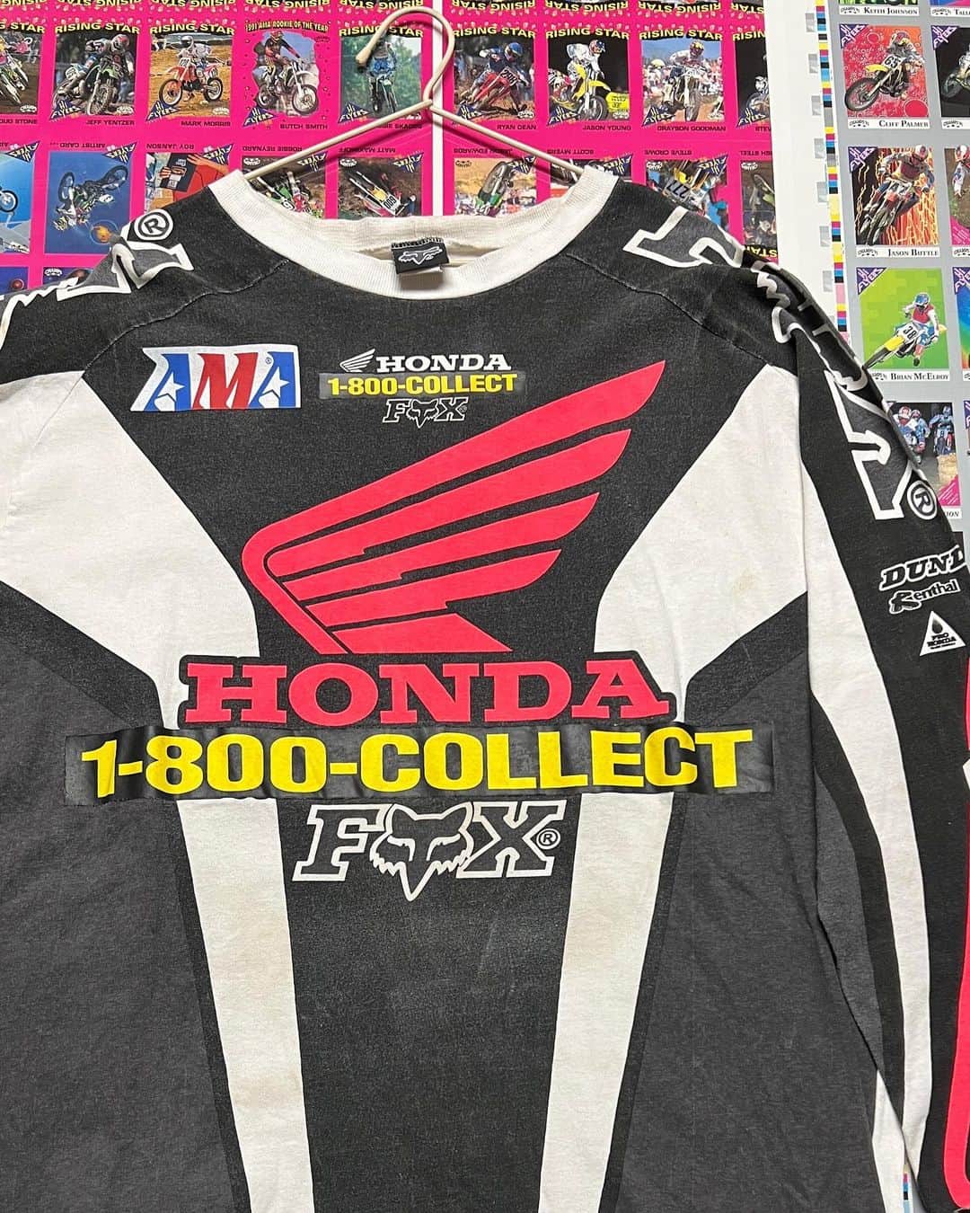 のインスタグラム：「Kicking off the morning with a dive into the mid 90s ✨ Steve Lamson and Mickael Pichon a couple jerseys from their years ripping the 125’s 🏁 #RacerX」