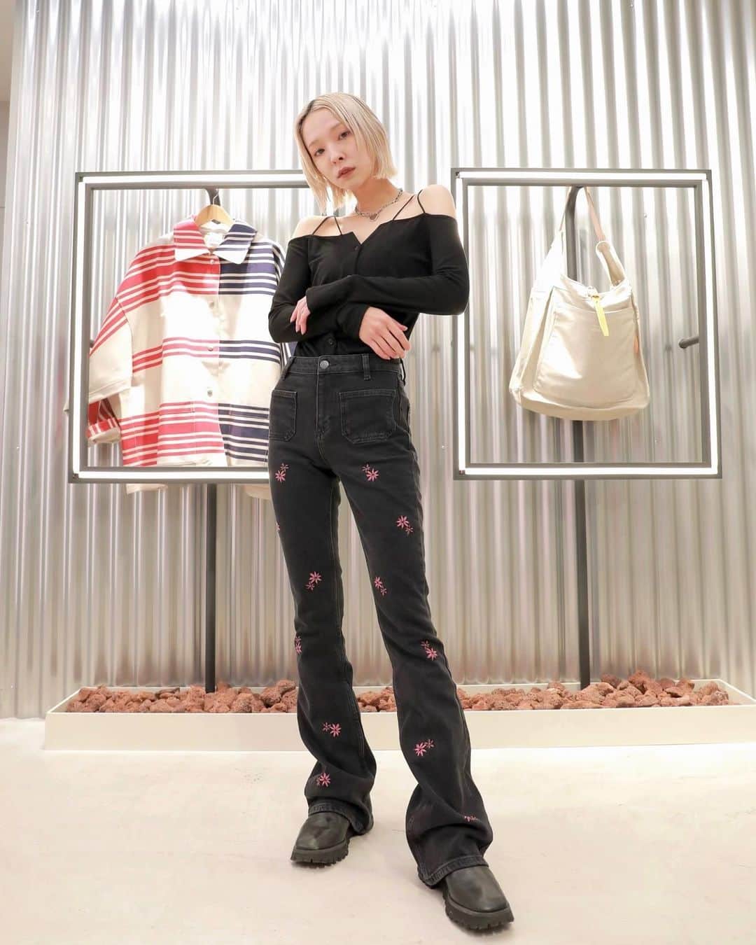 清水せれなさんのインスタグラム写真 - (清水せれなInstagram)「@desigual × @hedmayner  💙❤️  #desigual  #DesigualxHedMayner #PR」11月13日 23時17分 - serena0927_