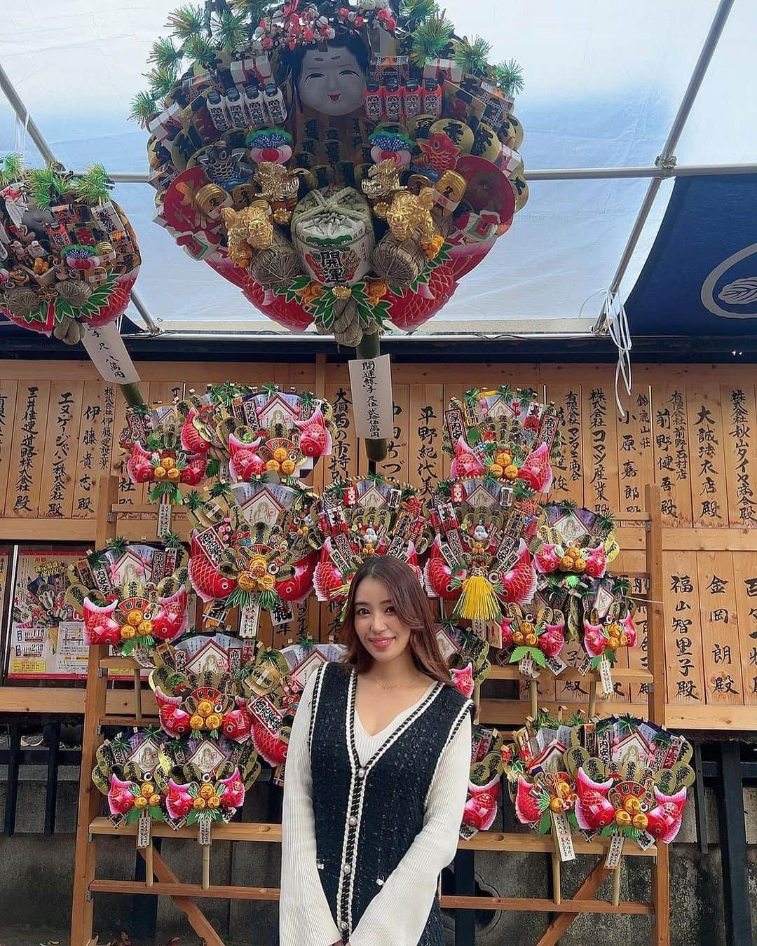 中村かなさんのインスタグラム写真 - (中村かなInstagram)「東京いたときは楽しみだった酉の市🗼  名古屋でも大須で開催してると知って お詣りしてきました🙏 ご一緒させて頂いた方に便乗してご祈祷も⛩️  新宿の酉の市のような派手さはなかったけど 来年もお詣りさせてもらおう🙏 気になる方は来週は二の酉なので 大須の七寺お詣りしてみてください  #かなの寺院仏閣巡り  #酉の市 #一の酉 #二の酉 #大須 #大須酉の市 #七寺 #稲園山七寺 #徳川家 #名古屋 #名古屋市 #名古屋観光 #名古屋パワースポット #商売繁盛 #神社 #パワースポット #パワースポット神社 #パワースポット巡り #寺院 #神社 #神社巡り #神社仏閣」11月13日 23時32分 - k777pime