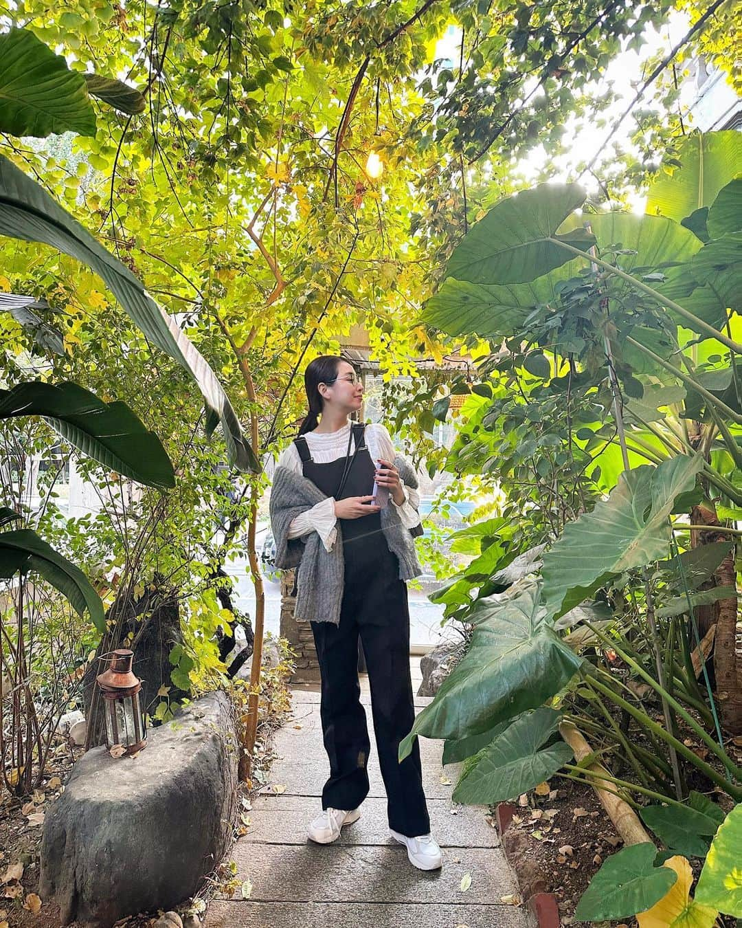 小澤名代のインスタグラム：「もうすぐ紅葉かなぁ🍃  dm多かったコーデ。 タグつけしてます🏷  #coordinate #コーデ」