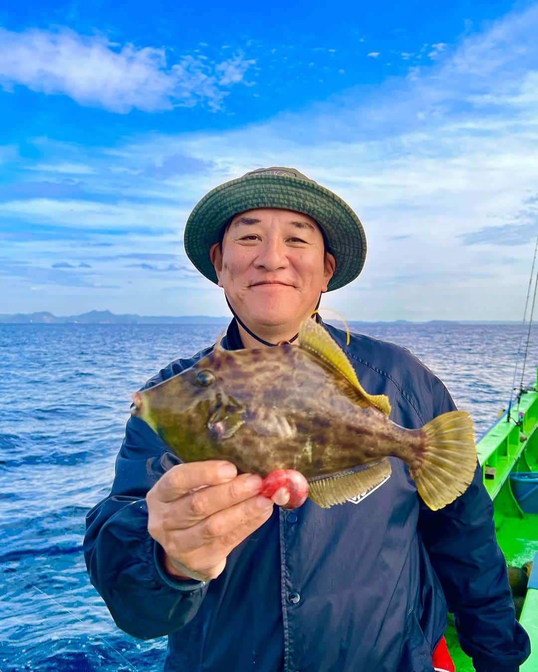 ピエール瀧のインスタグラム：「横須賀沖でカワハギ釣り」