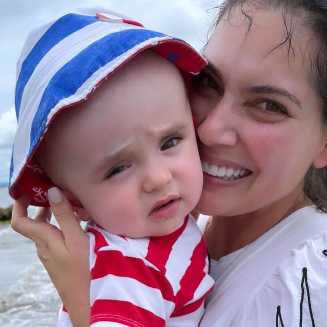 Carolina Cruz Osorioのインスタグラム：「• Feliz cumple a una de las amigas más amorosas y especiales que tengo en mi vida @jessdelapena que DIOS te llene de vida y salud infinita, te extraño y quiero abrazarte yaaa! Celebra al lado de esa familia divina! 🚀🚀」
