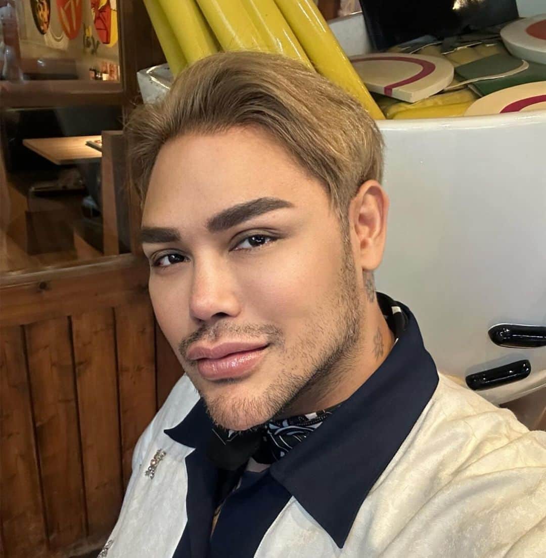 Ivan Gunawanのインスタグラム：「Kacian  seharian  nga  dapet  selfie  yahh ❤️❤️」
