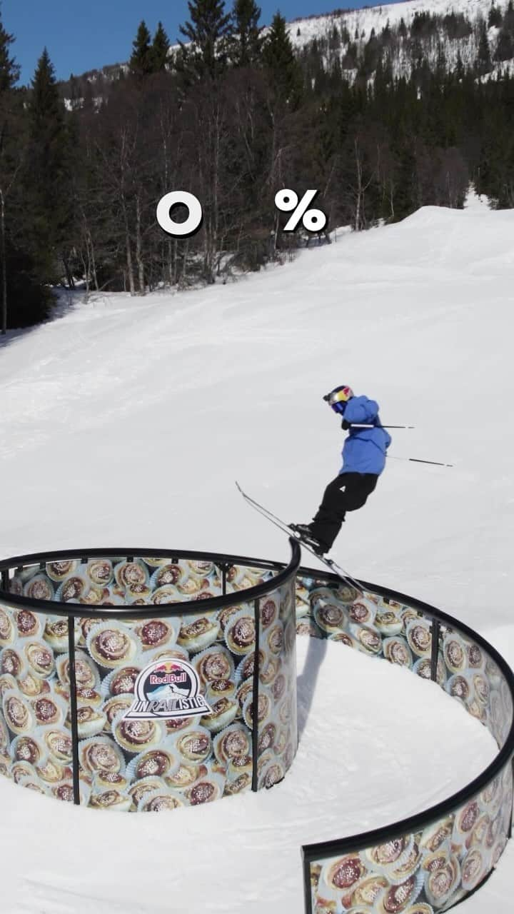 レッドブルのインスタグラム：「going round in circles can be the key to success 😮‍💨  ⛷️: @jespertjader  #redbull #givesyouwiiings #skiing #wintersports #snowsports」