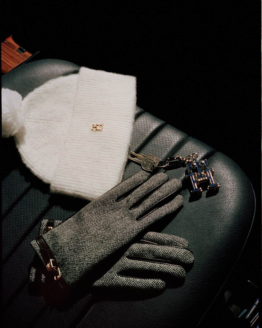Tommy Hilfigerさんのインスタグラム写真 - (Tommy HilfigerInstagram)「Accessories that deserve to ride up front. #Gifting」11月14日 0時00分 - tommyhilfiger