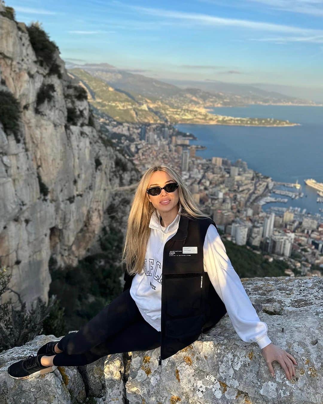 クセニア・カーノヴィッチのインスタグラム：「Обожаю природу, горы, спорт. А неторопливые, гедонистические походы в горы - мой любимый вид путешествий」