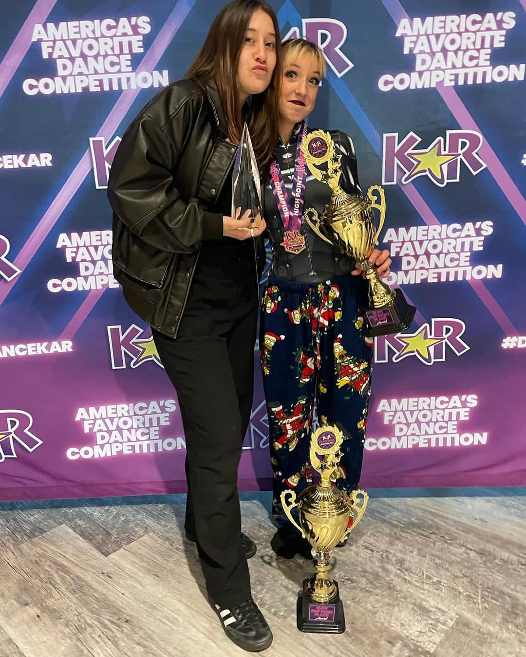 サニー・ペラントさんのインスタグラム写真 - (サニー・ペラントInstagram)「I had such a great time @karcomp and can’t wait to go back! I placed 3rd Overall with my solo “Objekt” and I am so thankful! I am so excited that this competition season is starting!! #dancerlife #kar #FIVEFORCE  #AMD #ilovenicole @artisticmotiondanceofficial」11月14日 0時08分 - sunniepelant