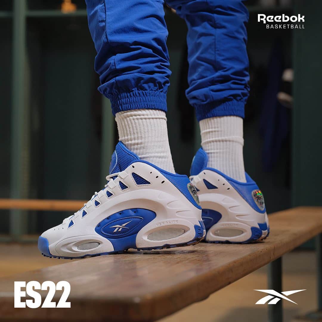 Reebok JPのインスタグラム：「. ES22  フットボールと同じように時代を超越 エミット スミスの伝説が、帰ってくる🏈  The legend of Emmitt Smith return with the comeback of the iconic ES22.  The ES22 are as timeless as football—and they’re BACK! 🏈   #Reebok #basket #emmittsmith」