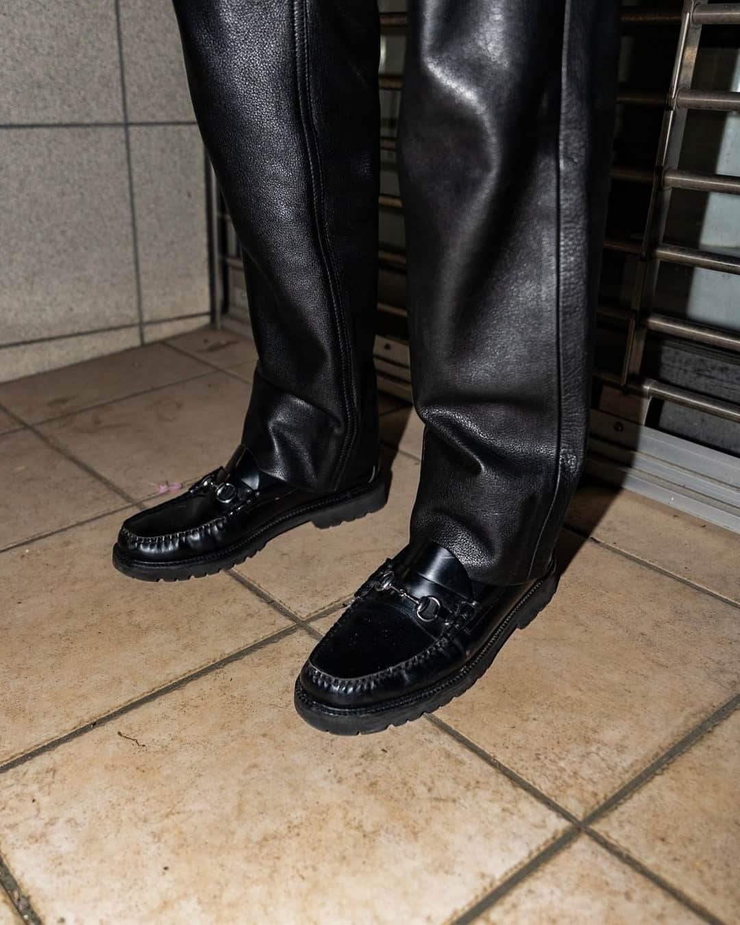 Fashionsnap.comさんのインスタグラム写真 - (Fashionsnap.comInstagram)「Name: ウマル⁠ Age: 25⁠ Occupation: モデル⁠ ⁠ Tops #MaisonMargiela⁠ Pants #used⁠ Shoes #GHBASS⁠ ⁠ Photo by @kei10_35⁠ ⁠ #スナップ_fs #fashionsnap #fashionsnap_men」11月14日 10時00分 - fashionsnapcom