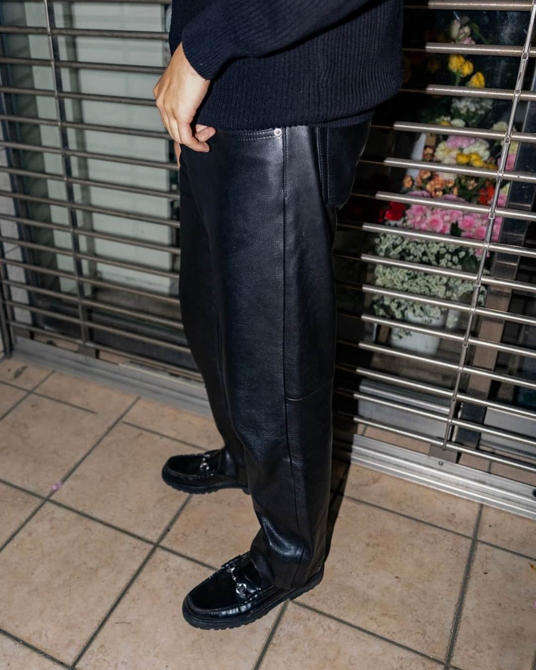 Fashionsnap.comさんのインスタグラム写真 - (Fashionsnap.comInstagram)「Name: ウマル⁠ Age: 25⁠ Occupation: モデル⁠ ⁠ Tops #MaisonMargiela⁠ Pants #used⁠ Shoes #GHBASS⁠ ⁠ Photo by @kei10_35⁠ ⁠ #スナップ_fs #fashionsnap #fashionsnap_men」11月14日 10時00分 - fashionsnapcom