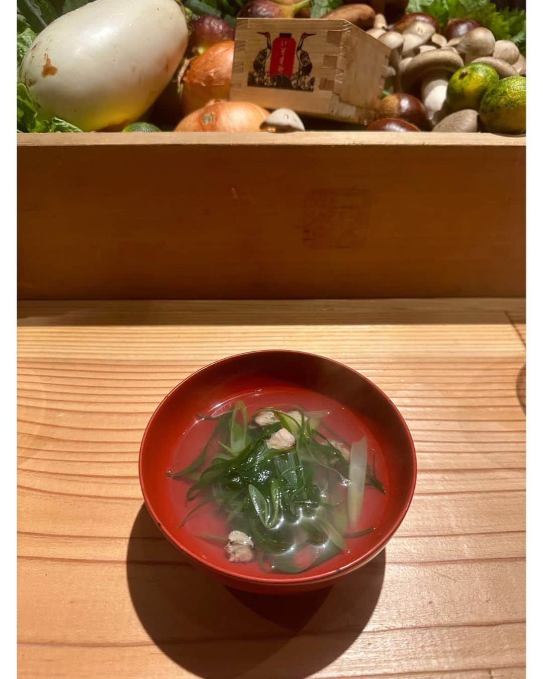 佐々木希さんのインスタグラム写真 - (佐々木希Instagram)「少し前になりますが… 京都旅🍁 一枚目〜5枚目は#食堂おがわ 2度目、ようやく来れました！ 素材の美味しさを感じる料理でとっても美味しい。 4枚目のごろっとした生姜とさつまいもの天ぷらに、感動。 6枚目〜8枚目#uraiso とても笑顔が素敵なお店の方々がいらっしゃる中で、食べる鍋料理は最高でした！和む…✨ わがまま言って、特別に作ってくださったクレソンの鍋（7枚目）がとても沁みました。 9枚目#大鵬 中華ですが、満足感があるのに全然もたれずにとても美味しかったなぁ✨  旅の美味しいご飯は幸せです☺️  #京都」11月14日 10時03分 - nozomisasaki_official
