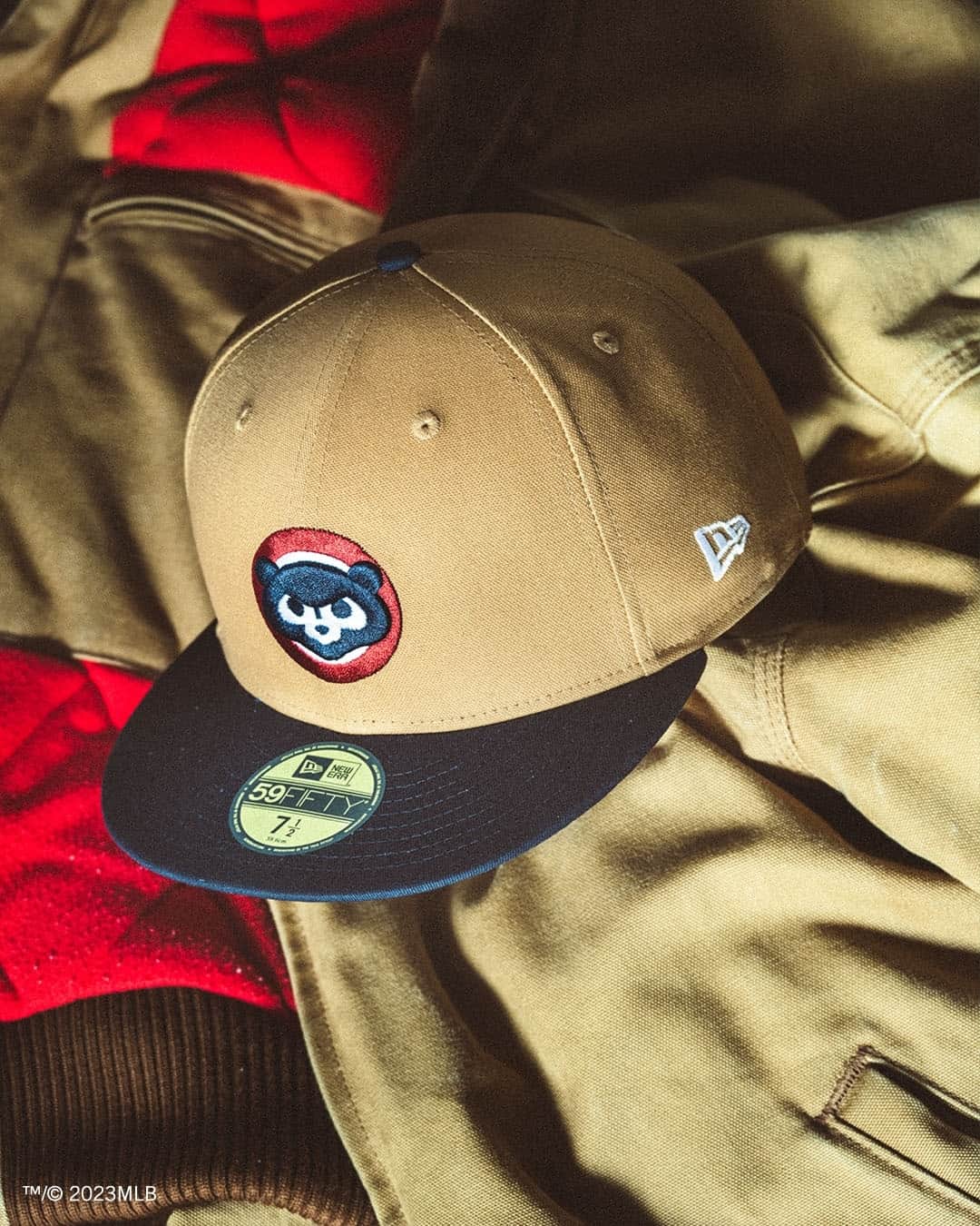 New Era Japan オフィシャル Instagram アカウントのインスタグラム：「【MLB Duck Canvas】⁠ ⁠ ニューエラ定番の9ozのダックキャンバス生地をクラウン部分に採用したコレクション。MLB4 球団をラインナップしています。 ⁠ ⁠ #NewEra⁠ #ニューエラ」
