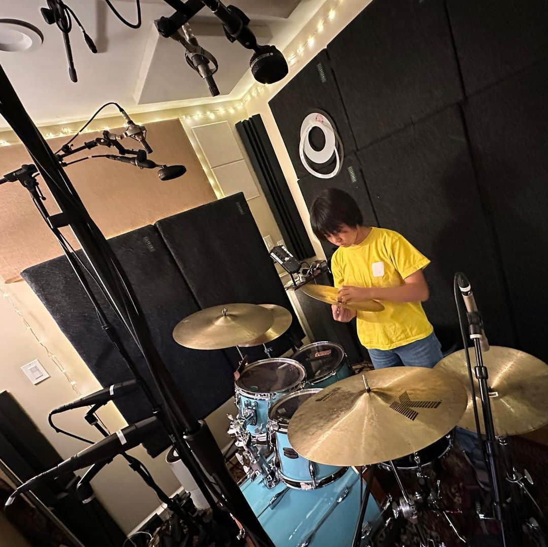 かねあいよよかさんのインスタグラム写真 - (かねあいよよかInstagram)「On the second day in San Jose, we recorded our album. This time, a keyboard player joined us for the first time, and it was a very exciting recording session as we all worked together to come up with the arrangements. I believe all of those songs turned out to be great. Please look forward to the release of next album.  Thank you so much to everyone we met over the two days! I would like to express my utmost gratitude to Mr. Hoshi and Hisaura family for their support. We look forward to playing in the Bay Area again.  Saturday, Nov 11 at @dougpohorski 's Studio: Ken Okada @jazzr777 - Bass Yoyoka Soma - Drums Ben Torres @bentosax - Tenor sax Murray Low - Piano / Keyboard Hristo Vitchev @hristovitchev - Guitar Akifumi Soma @soulmarkifme - Drums tech Brianna Torres - Camera  #kenokadagroup #jazz #fusion #yoyoka #sanjose #bayarea #recording #recordingstudio」11月14日 10時31分 - yoyoka_drums