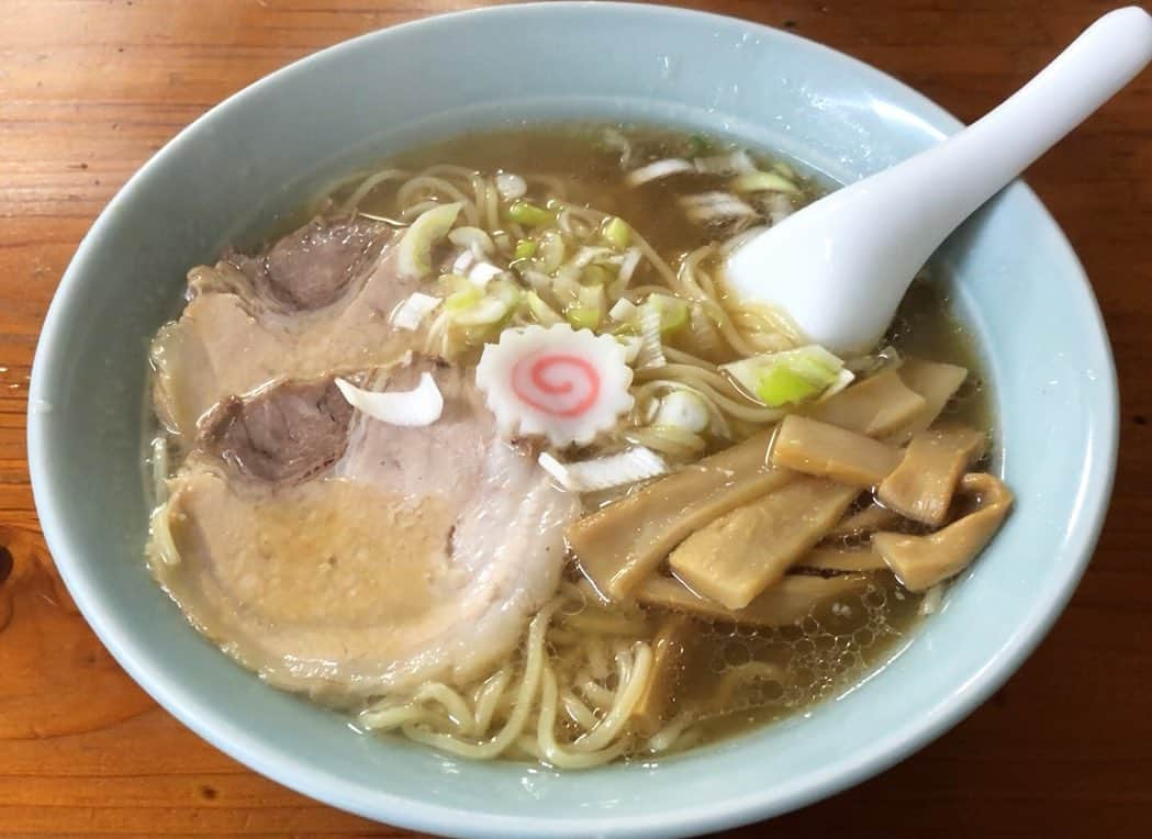 ホリエアツシのインスタグラム：「#ラーメン半チャーハンセット というカルチャー #半チャンラーメン  #時田屋 #神宮前 #国立競技場 #町中華で飲ろうぜ」