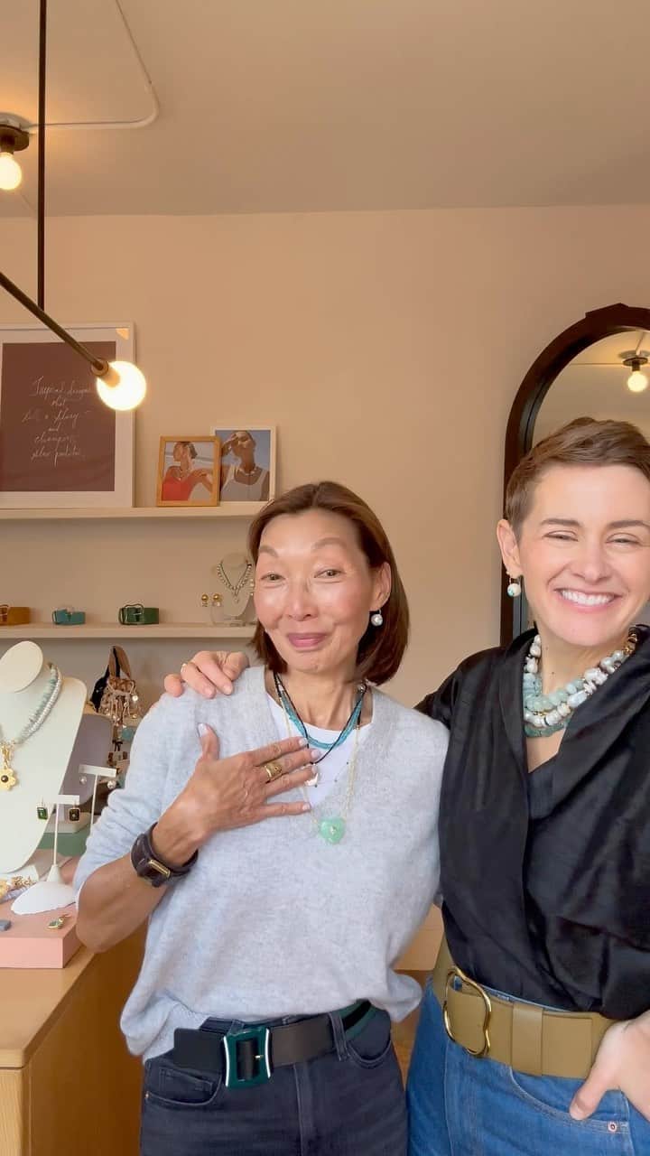 リジー フォルトゥナートのインスタグラム：「#Neckmess styling with our fabulous friend @californiaistoocasual ✨ who stopped by the studio a few days after running the NYC marathon🏃‍♀️We’re obsessed with how she wears LF and couldn’t resist decking her out in our latest creations ❤️ #lizziefortunato」