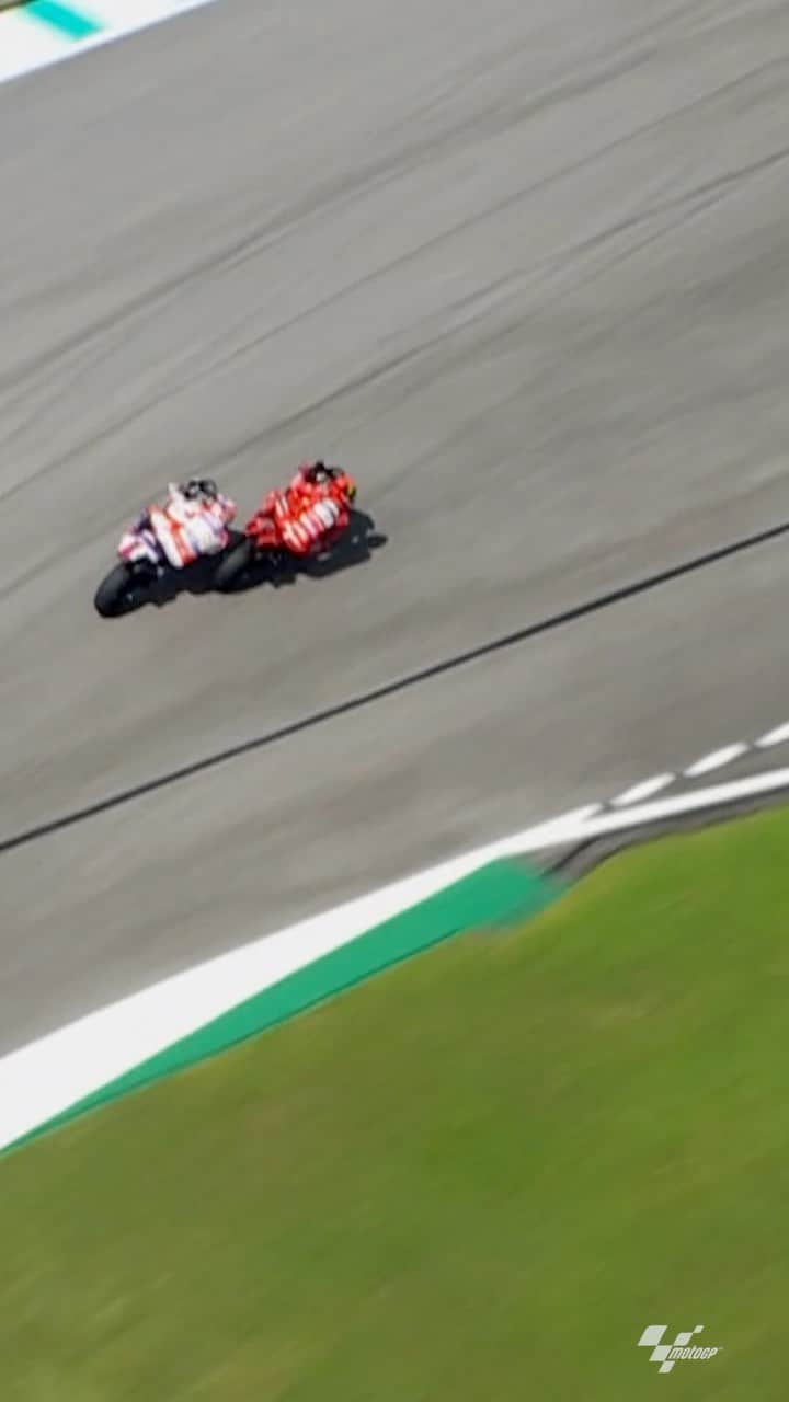 モンスターエナジーのインスタグラム：「Shoulder to shoulder, elbow to elbow 🫣 … the battle for the 2023 @MotoGP world championship is ON!  #MonsterEnergy #TeamPECCO 🔴 #MotoGP #Motorsport」