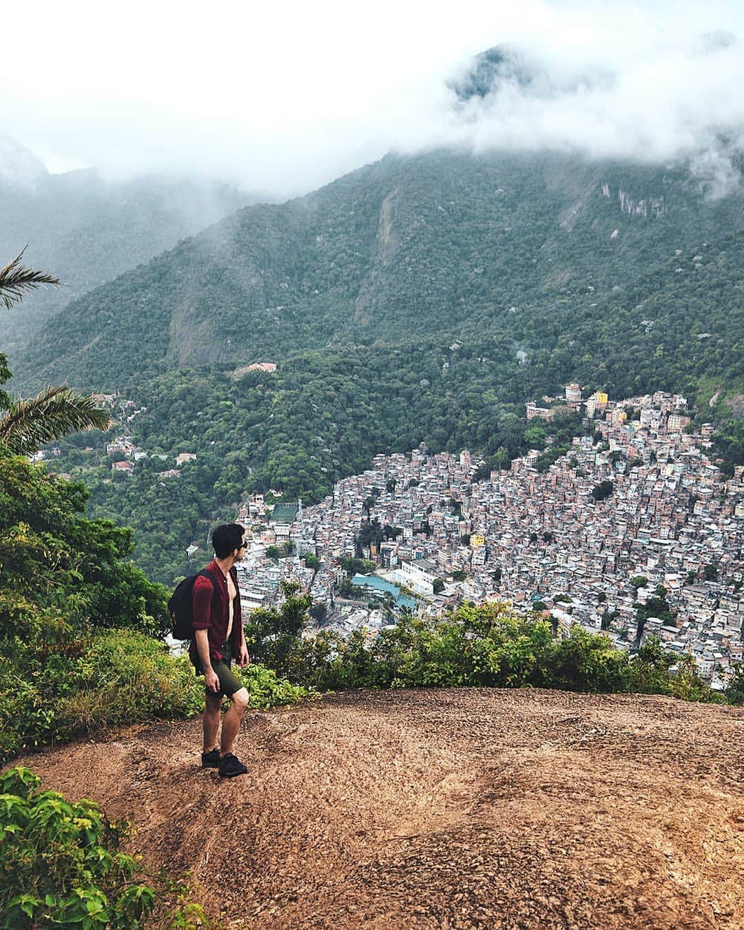 デルタ航空のインスタグラム：「When we say we're out of office, this is where we want to be ✈️   See all the colors of Brazil and even more destinations in South America with the help of our friends @latamairlines.  Photo: @dumitrip」