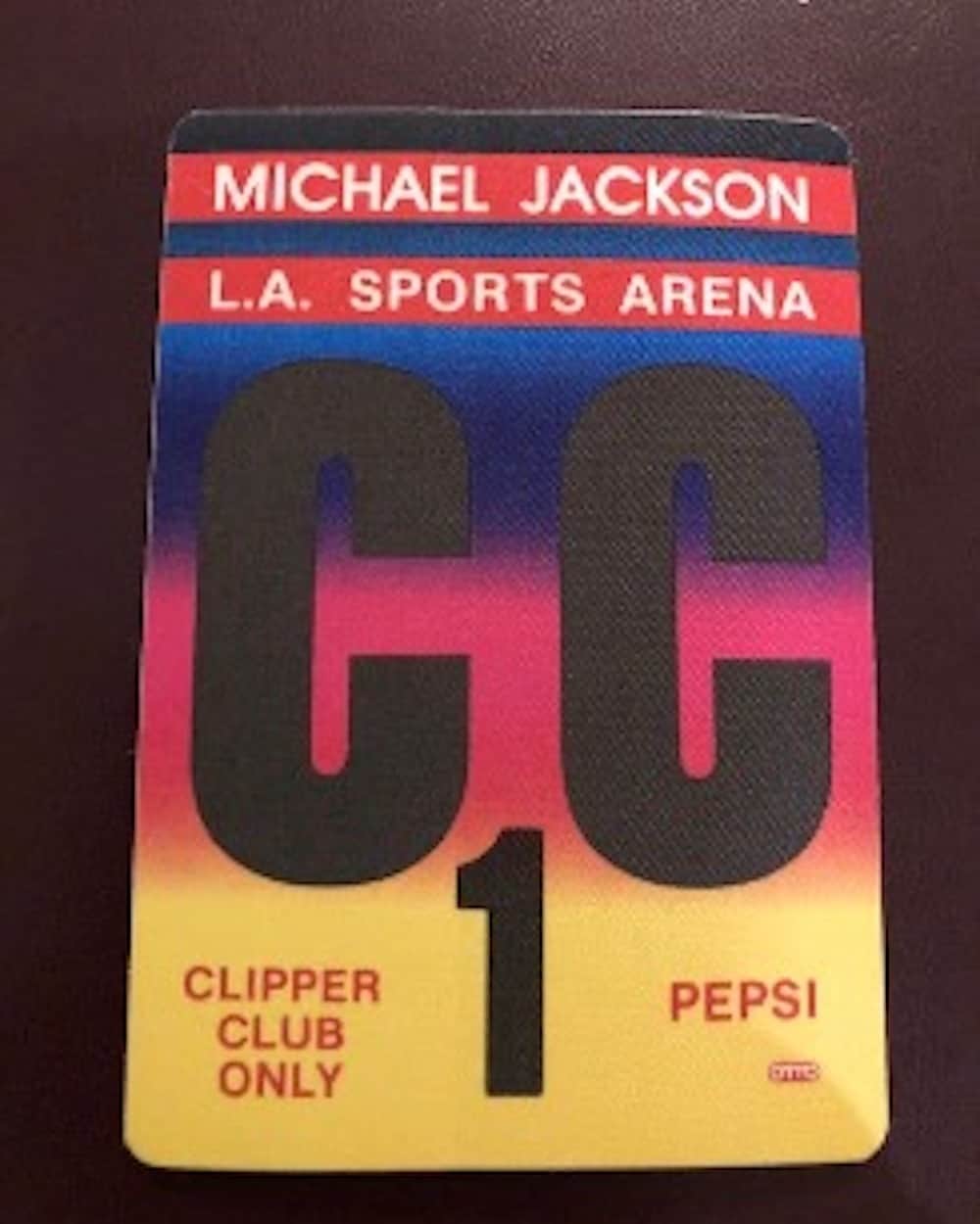 マイケル・ジャクソンさんのインスタグラム写真 - (マイケル・ジャクソンInstagram)「On this date in 1988, Michael brought the Bad Tour to the Los Angeles Memorial Sports Arena. Were you there? There were five more sold out Bad Tour shows at the Sports Arena, performed two months later in January 1989. The LA Times dedicated a full page spread to Michael in advance of the first sold out performance.」11月14日 2時01分 - michaeljackson