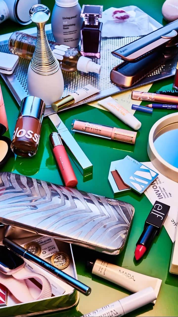 Glamour Magazineのインスタグラム：「May we present the best beauty and wellness of 2023. We rounded up the 228 best products of the year and you’re going to want them all. See which ones Glamour editors voted for as well as the products our readers swear by for day-to-night at the link in bio. #GlamourBeautyAwards #GlamourWellnessAwards   📸: @joe.lingeman」