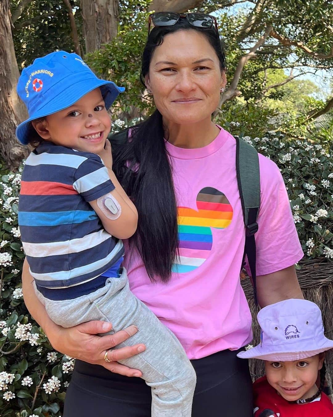 バレリー・アダムスのインスタグラム：「🌍🩸World Diabetes Day💉🌎  As some of you may know, my son Tava lives with type 1 diabetes, and I want to take this opportunity to raise awareness and show support for him and others living with this condition.  Living with type 1 diabetes means that my son's body doesn't produce insulin, a hormone necessary for regulating blood sugar levels. It's a challenging journey that requires constant monitoring, insulin injections, and careful management of diet and physical activity. 🌈  On this World Diabetes Day, I want to encourage you to learn more about type 1 diabetes and the impact it has on individuals and their families. Here are a few ways we can show support and raise awareness:  1️⃣ Educate ourselves: Take the time to understand what type 1 diabetes is and how it affects daily life. Knowledge is key.  2️⃣ Share personal stories: Share stories of individuals living with type 1 diabetes, including my son's journey, if you feel comfortable doing so. Personal stories help create empathy and understanding among others.   3️⃣ Encourage a healthy lifestyle for everyone, as it benefits not only individuals with diabetes but also the community.   4️⃣ Be a source of support: Reach out to individuals and families affected by type 1 diabetes. Offer a listening ear, lend a helping hand, and just be there.  Today, let's come together to raise awareness and show support for those living with diabetes.  I admire my son’s incredible resilience and his ability to face this journey head on💙.   #WorldDiabetesDay #Type1DiabetesAwareness #T1Dmom #myt1dwarrior #tavasidney #myguy#ourjourney」