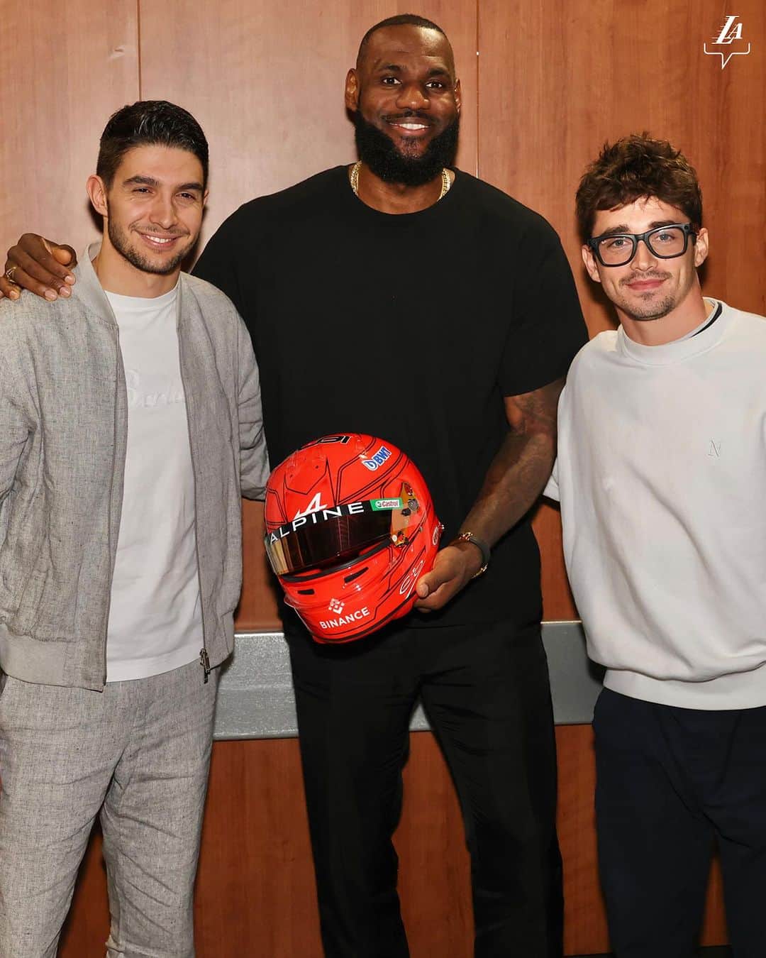 NBAのインスタグラム：「Shake and Bake 🏎️」