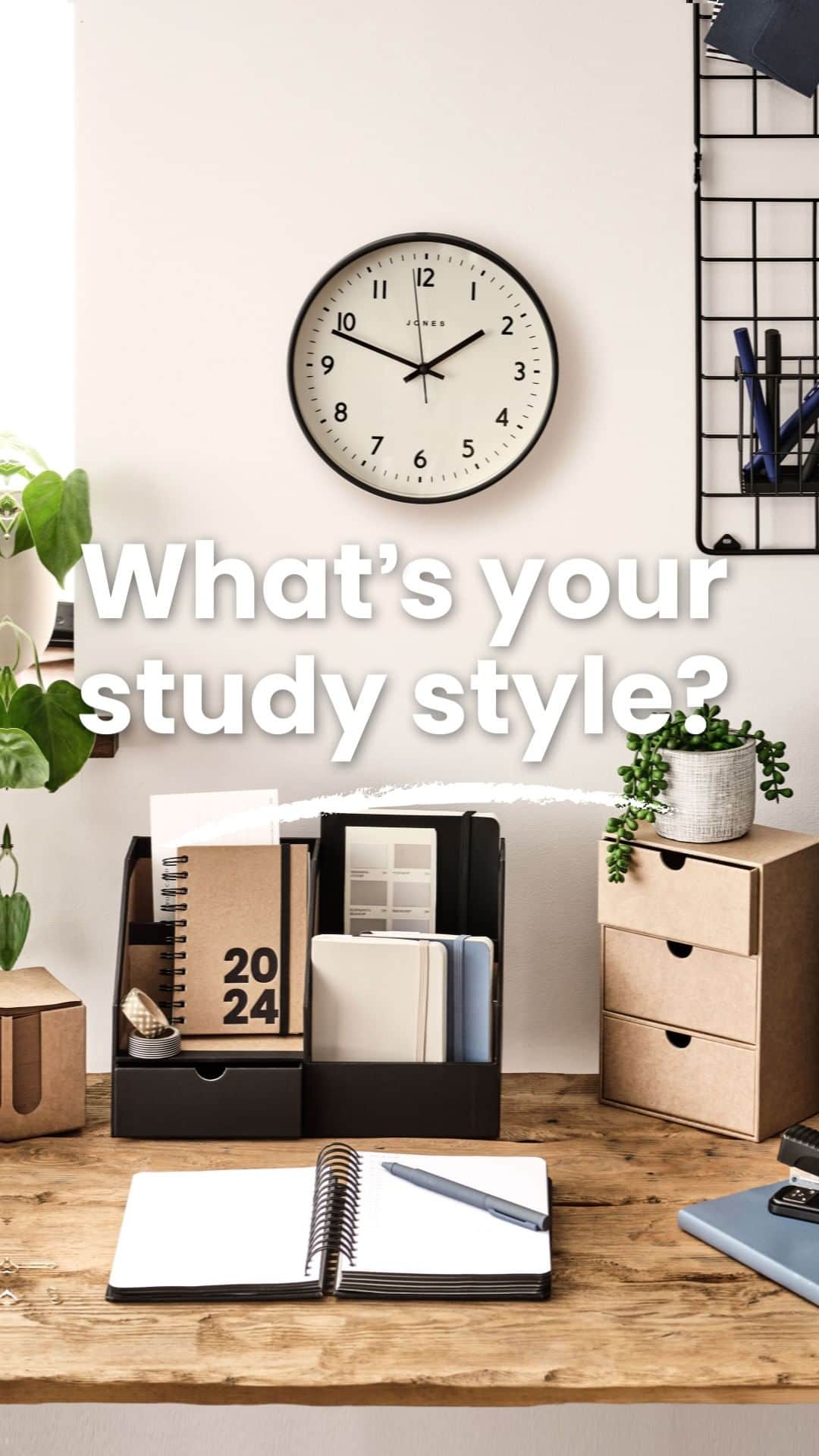 のインスタグラム：「Which of these study set ups would you go for? Are you professional, elegant and chic, or fun, bright and colourful? Comment with your favourite style below and head to the link in the bio for more. ✏️ 🌈 #Paperchase」