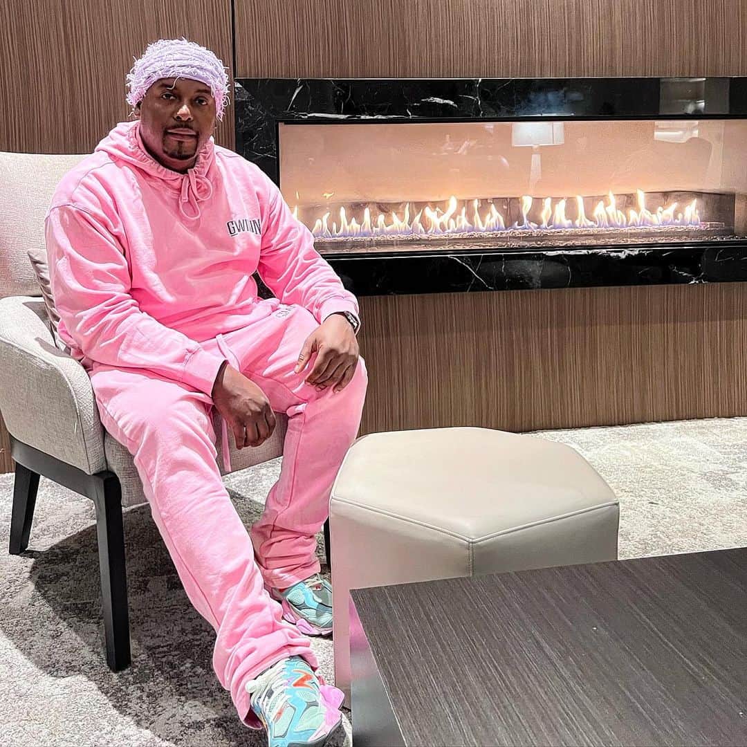 DJ Selfのインスタグラム：「Link in bio new shipment is in ready to be sent out Pink flare stacked suit @shopgwinin  support the movement @sugsway @therealjenncarter @djnicklake  gwinin.com ……….. orders yours now」