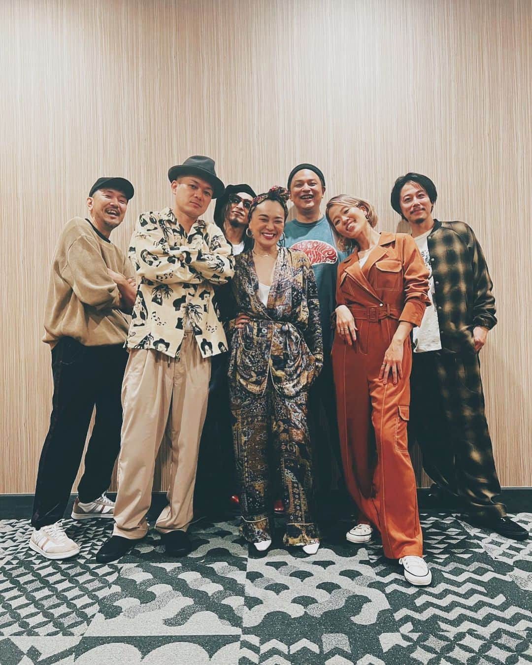 PUSHIMのインスタグラム：「.  旅する場所で最高に刺激的な仕事。  PUSHIM and 韻シストで  晩酌bar ONE DAY 10th ANNIVERSARY SP LIVE  を祝いに長崎から福岡へ。  韻シスト, Nagipan, and Chicaで 熱い時間を過ごさせて貰いました。 この仲間の音楽、今度是非聴きにいてください。 めちゃ楽しいですよ。 メンバー皆が主役過ぎます。 福岡LIVE最高でした！  BINGOくんに感謝。 そしておめでとう！ めちゃんこ好きなアーティストばかりの ほんまに素敵な音楽祭でした。  私からみんなに愛を。 BIG LOVE  #焼酎barONEDAY @oneday_banshakubar  #韻シストandPUSHIM #groovillage #韻シスト @in_sistagram  @shyoudog  @sakkon_insist  @tarowone  @takuinsist  @nagipan.jp  @___chica1108___  #Pushim @pushim_info」