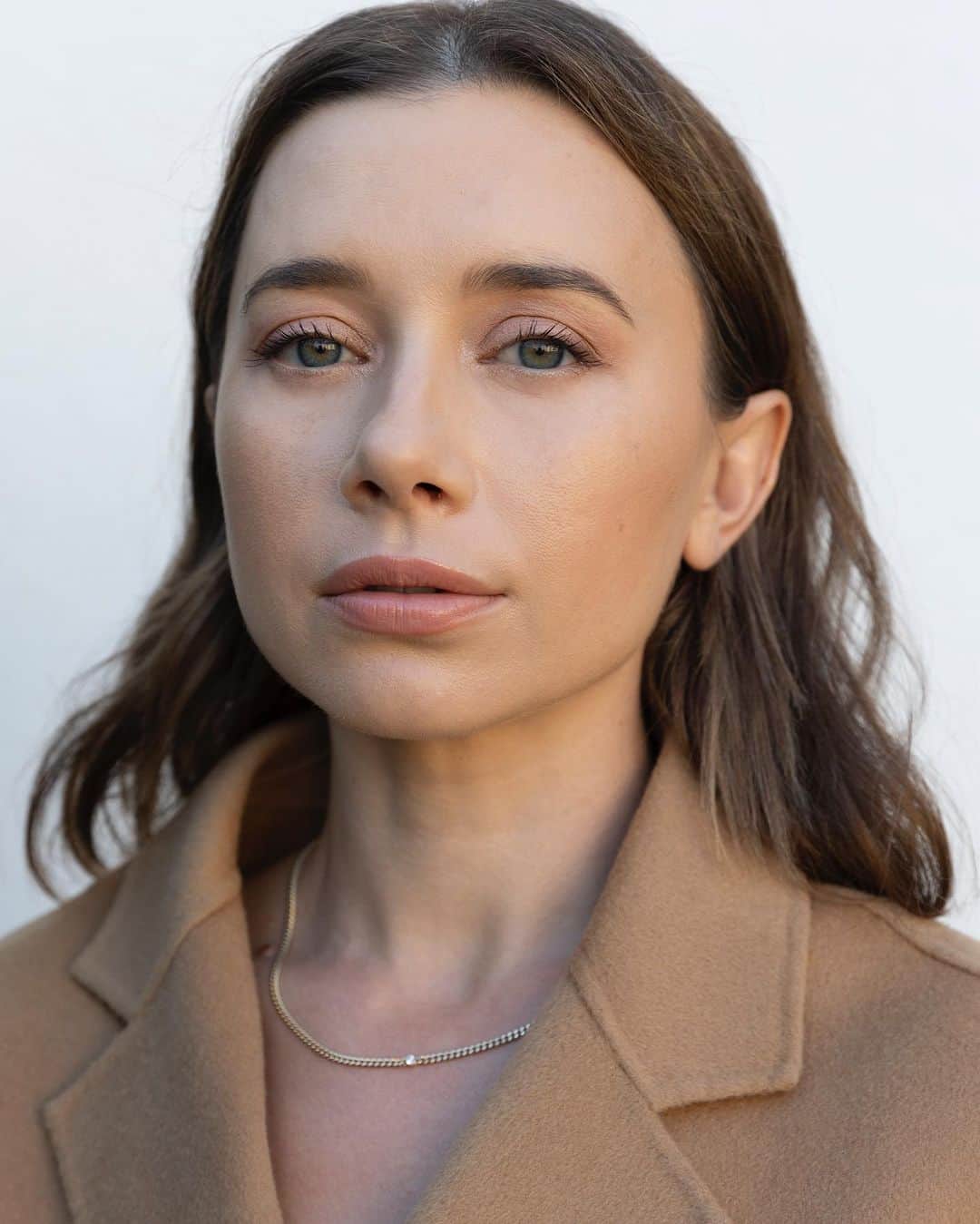 オレーシャ・ルーリンのインスタグラム：「Happy Monday. Thank you @sagaftra for standing up for my right as a working actor. Let’s get back to work.」