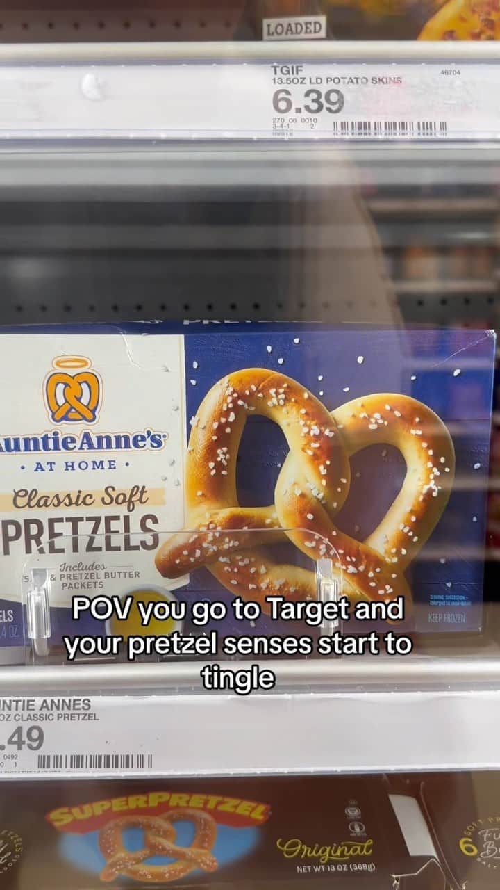 アンティ・アンズのインスタグラム：「Never deny your pretzel senses 🥨」