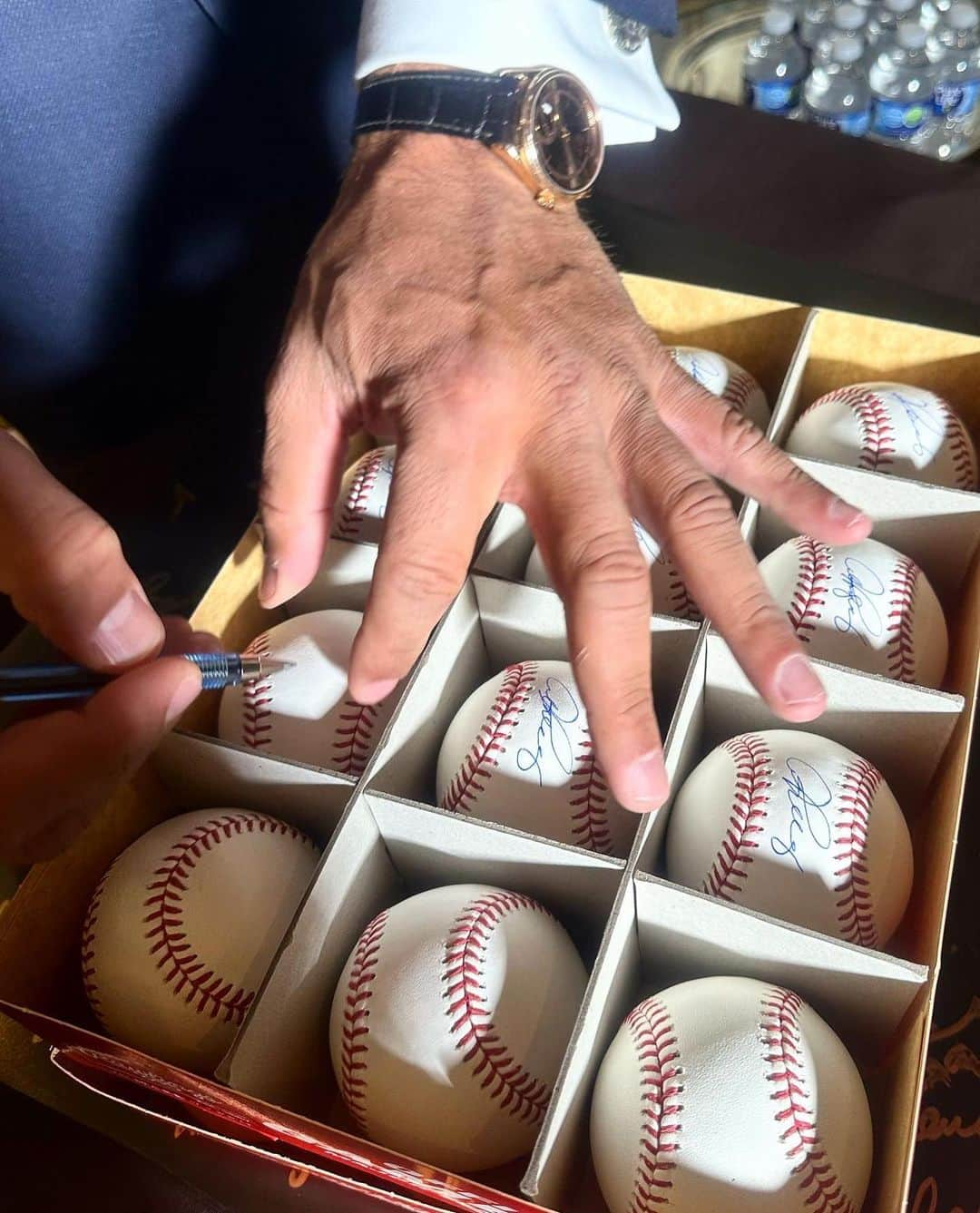 アレックス・ロドリゲスさんのインスタグラム写真 - (アレックス・ロドリゲスInstagram)「One of my favorite nights in baseball! It was an honor to present at this year’s Golden Glove Awards. Congratulations to @kebryan_hayes and Matt Chapman, both elite defenders and class act guys. #goldengloves」11月14日 3時06分 - arod