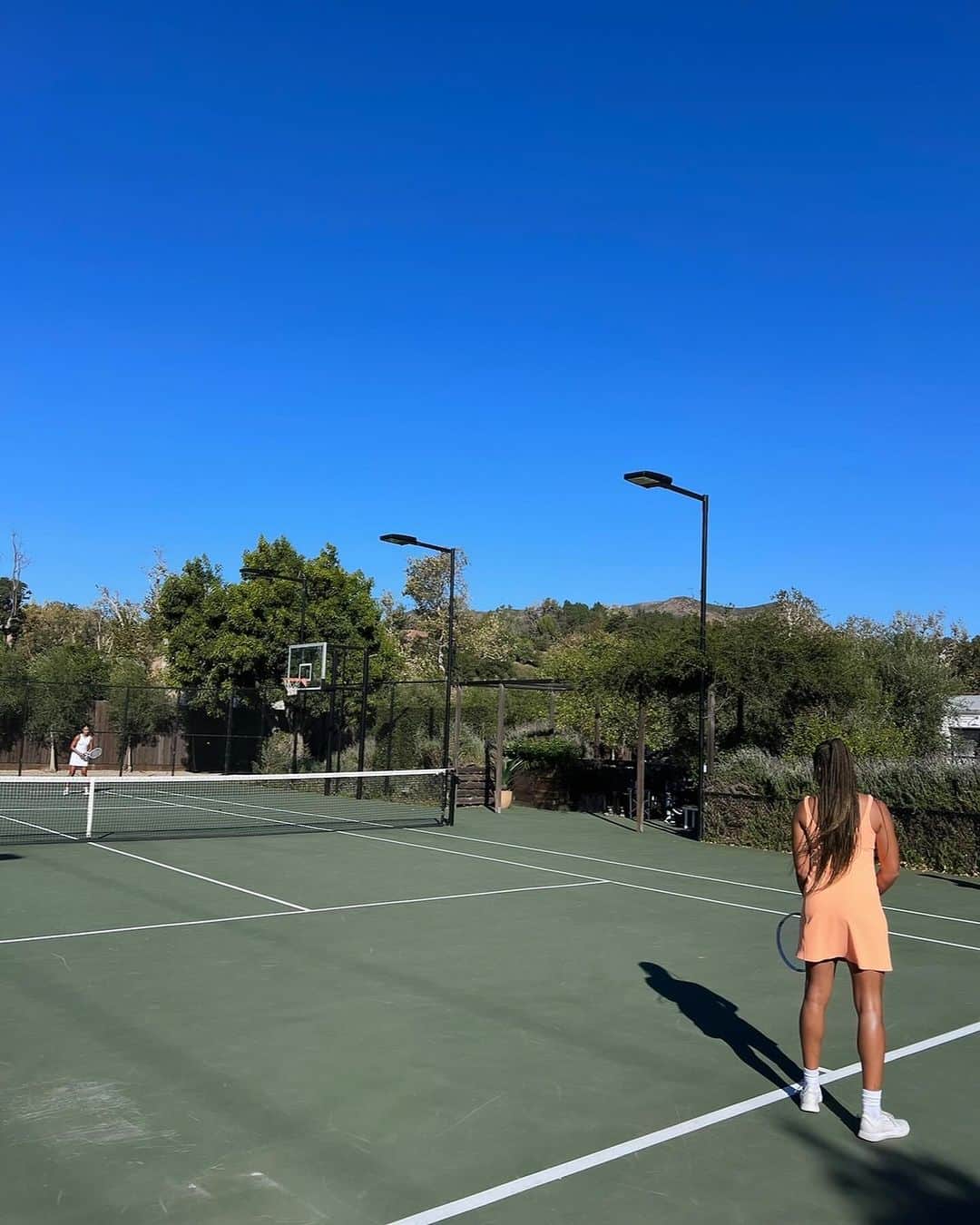 アリソン・フェリックスさんのインスタグラム写真 - (アリソン・フェリックスInstagram)「In our tennis girl era🎾」11月14日 3時07分 - allysonfelix