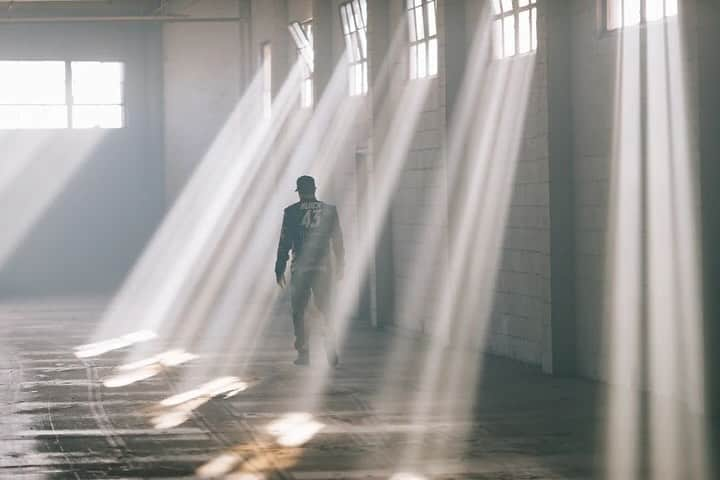 ケン・ブロックさんのインスタグラム写真 - (ケン・ブロックInstagram)「The Larry Chen Photoshoot Auction has 4 days left on @bringatrailer ‘s website!  Nobody looked cooler than Ken walking up to the new Gymkhana car, about to shred the tires to oblivion. @larry_chen_foto got the shot, every time. Some of our favorite HHIC Moments right here.  #KB43VER #43Institute #LarryChen #BringATrailer #Pennzoil #Auction #Photoshoot #KenBlock #BlockHouseRacing #AutomotivePhotography」11月14日 2時59分 - kblock43