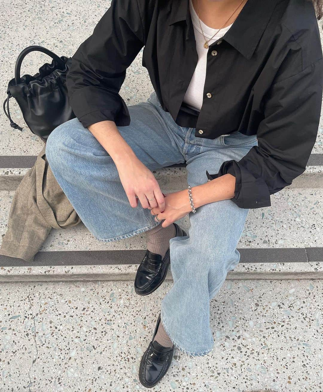 ドニーチャームのインスタグラム：「The Pop Button Down in Jet 🖤」