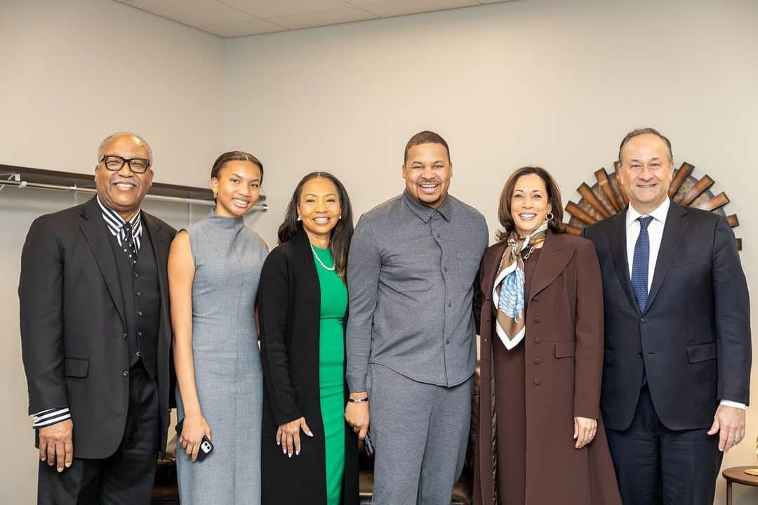 ジョー・バイデンさんのインスタグラム写真 - (ジョー・バイデンInstagram)「Grateful to be in fellowship this weekend with Pastor Watley, First Lady Watley, and the congregation of Kingdom Fellowship AME Church.」11月14日 3時11分 - vp