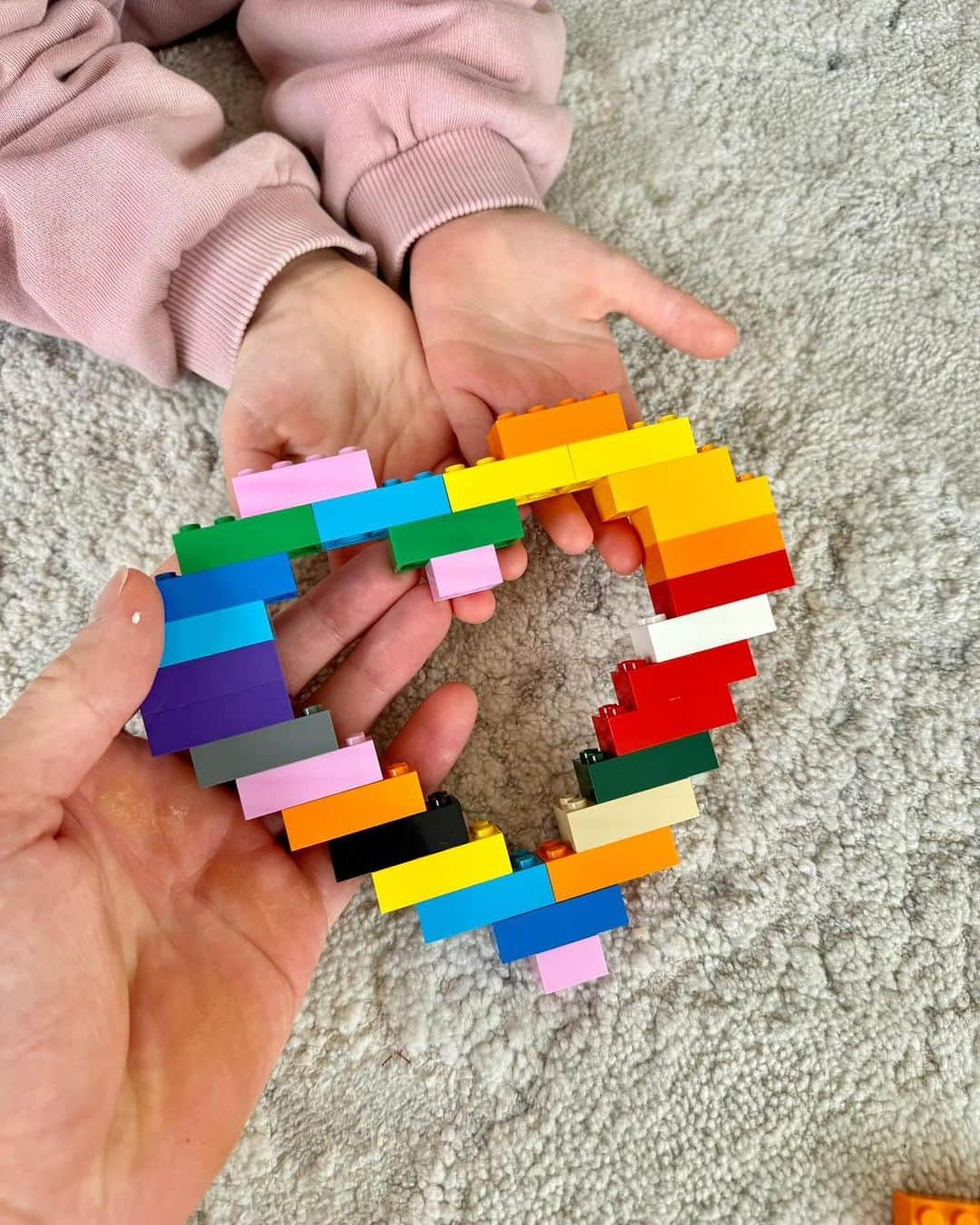 マックス・ウィットロックさんのインスタグラム写真 - (マックス・ウィットロックInstagram)「Proud to collaborate with @lego on the #BuildtoGive campaign. I've created this LEGO heart, and for every heart you create and share, the LEGO Group will donate a set to a child who needs a smile!​   I’m calling on @dankeatings and @_gmfenton to join the challenge and share your own creations. Let’s make this a wave of kindness​   Post your heart with #BuildtoGive and tag me for a chance to be featured​   #LEGOPlayCollective #advertisement」11月14日 3時12分 - maxwhitlock