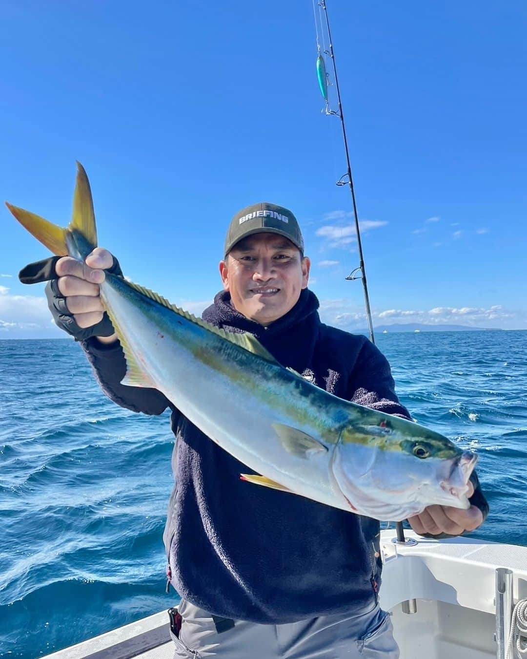 井口資仁さんのインスタグラム写真 - (井口資仁Instagram)「ヒラマサキャスティング🎣  午前中は風が強くて苦戦しましたがワラサ🐟を 午後には初ヒラマサ🐟をGET👍  #井口資仁 #井口忠仁 #ヒラマサ  #ヒラマサキャスティング  #初ヒラマサ #ヒラマサ釣り #ワラサ」11月14日 3時33分 - iguchi.tadahito6